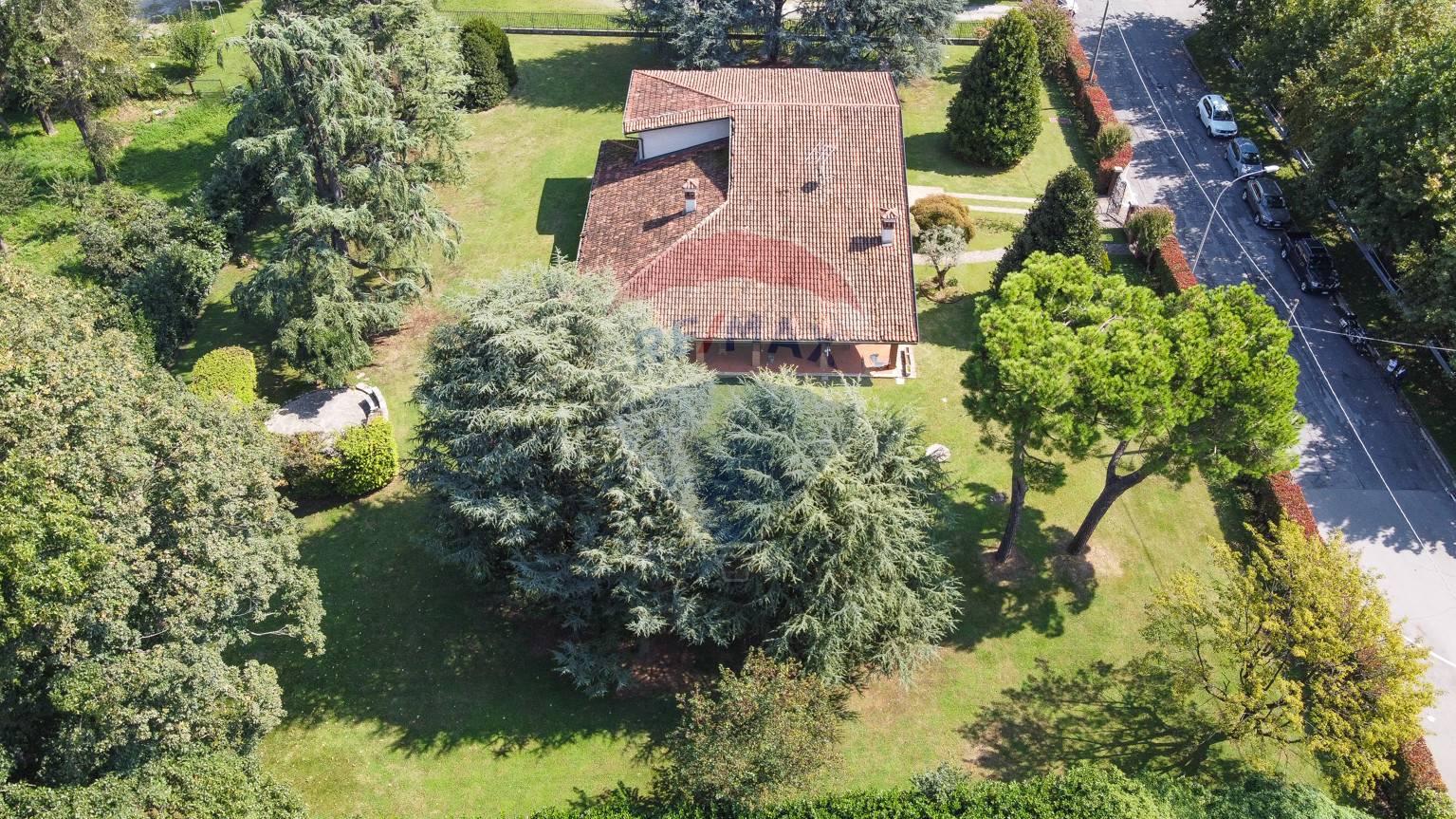 Villa CASTEL ROZZONE vendita    RE/MAX Expo