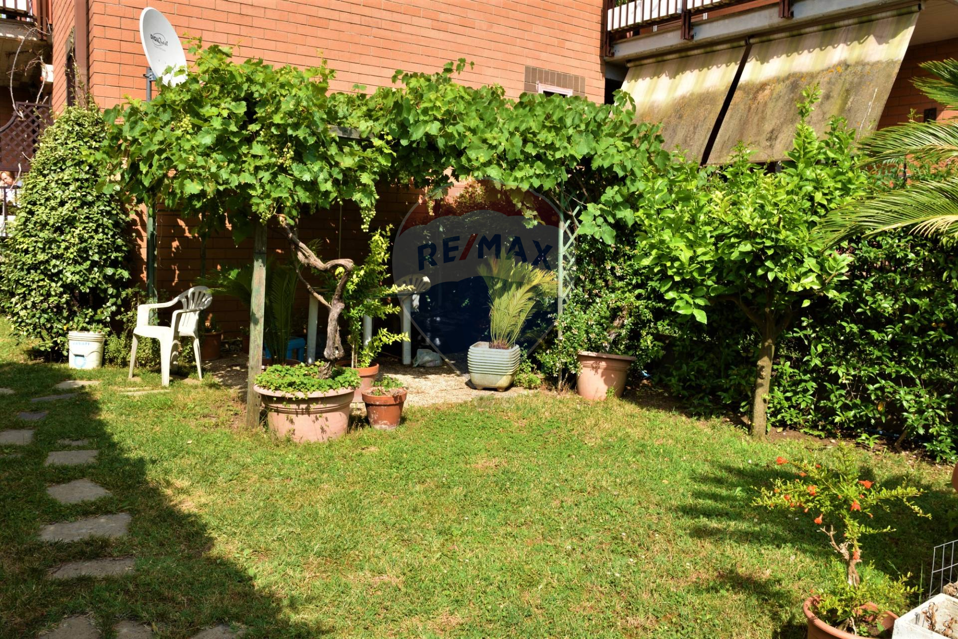  roma vendita quart: morena re/max opzione casa