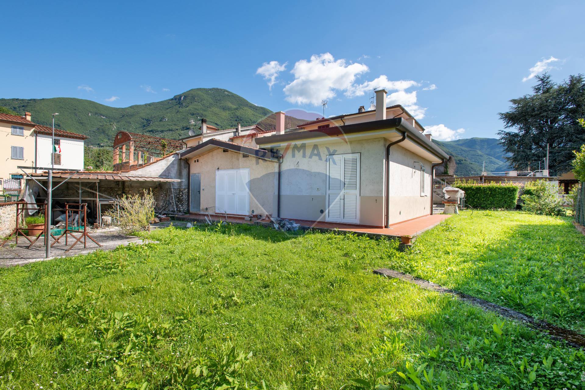  camaiore vendita quart:  re/max quality house