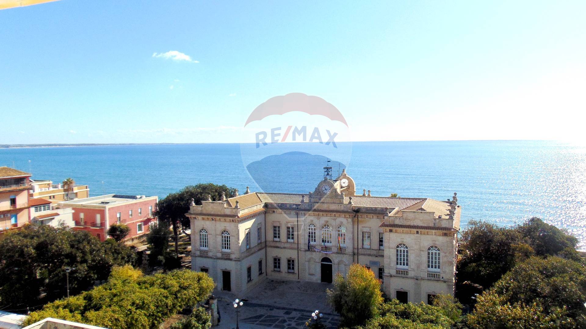  pozzallo vendita quart: centro re-max-prima-classe