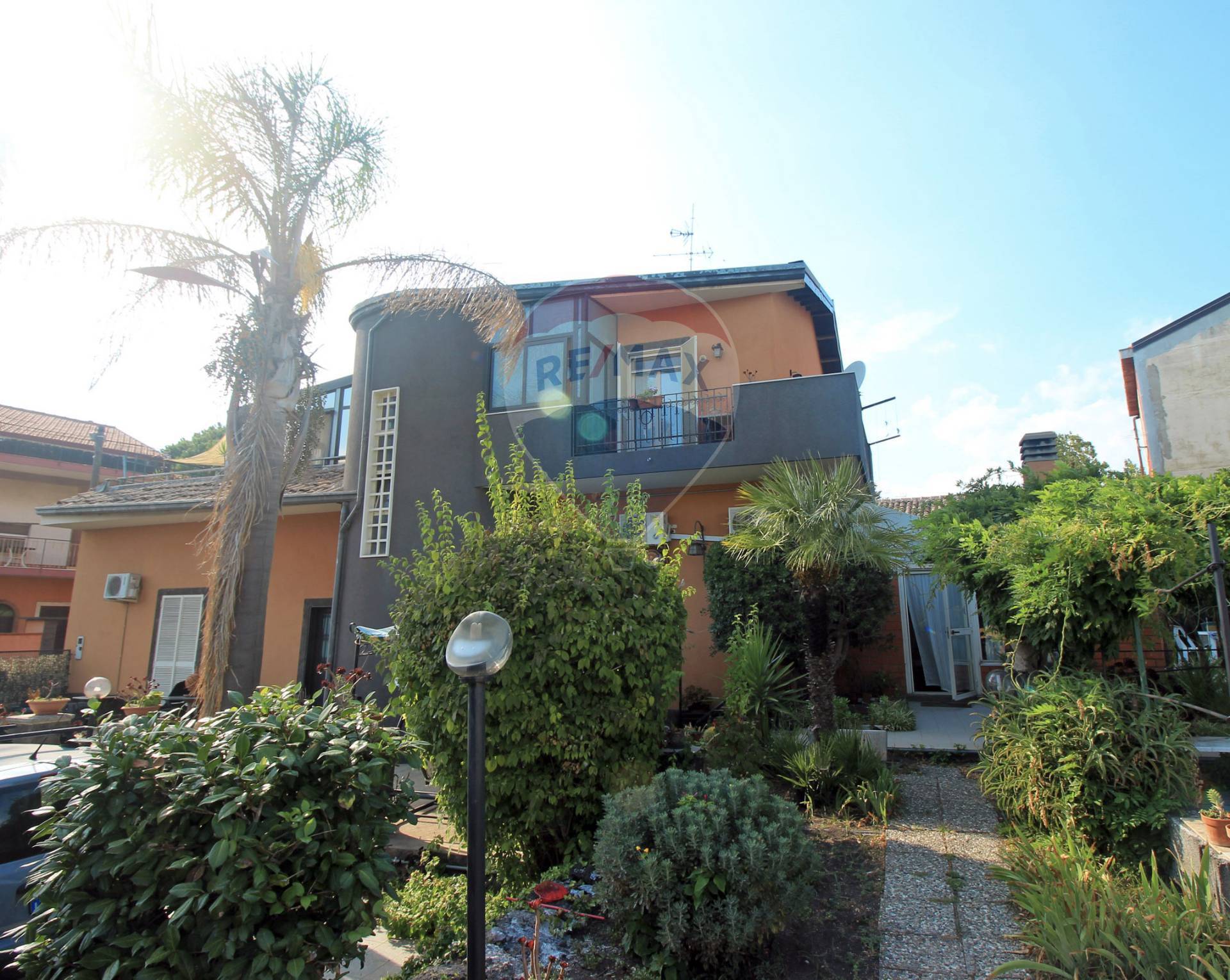 Villa MASCALUCIA vendita    RE/MAX Casa Trend