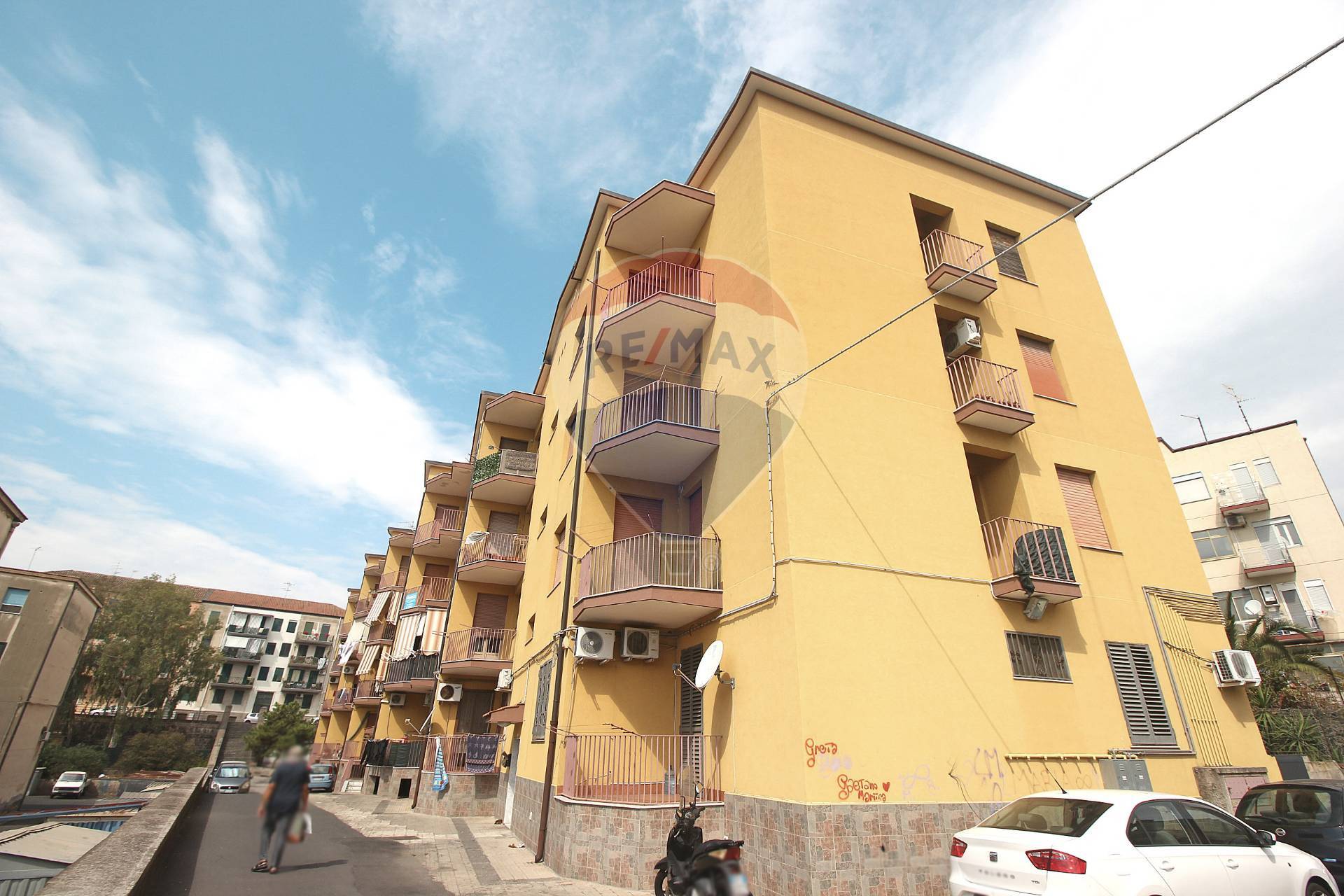  catania vendita quart: via palermo - nesima re-max-casa-trend