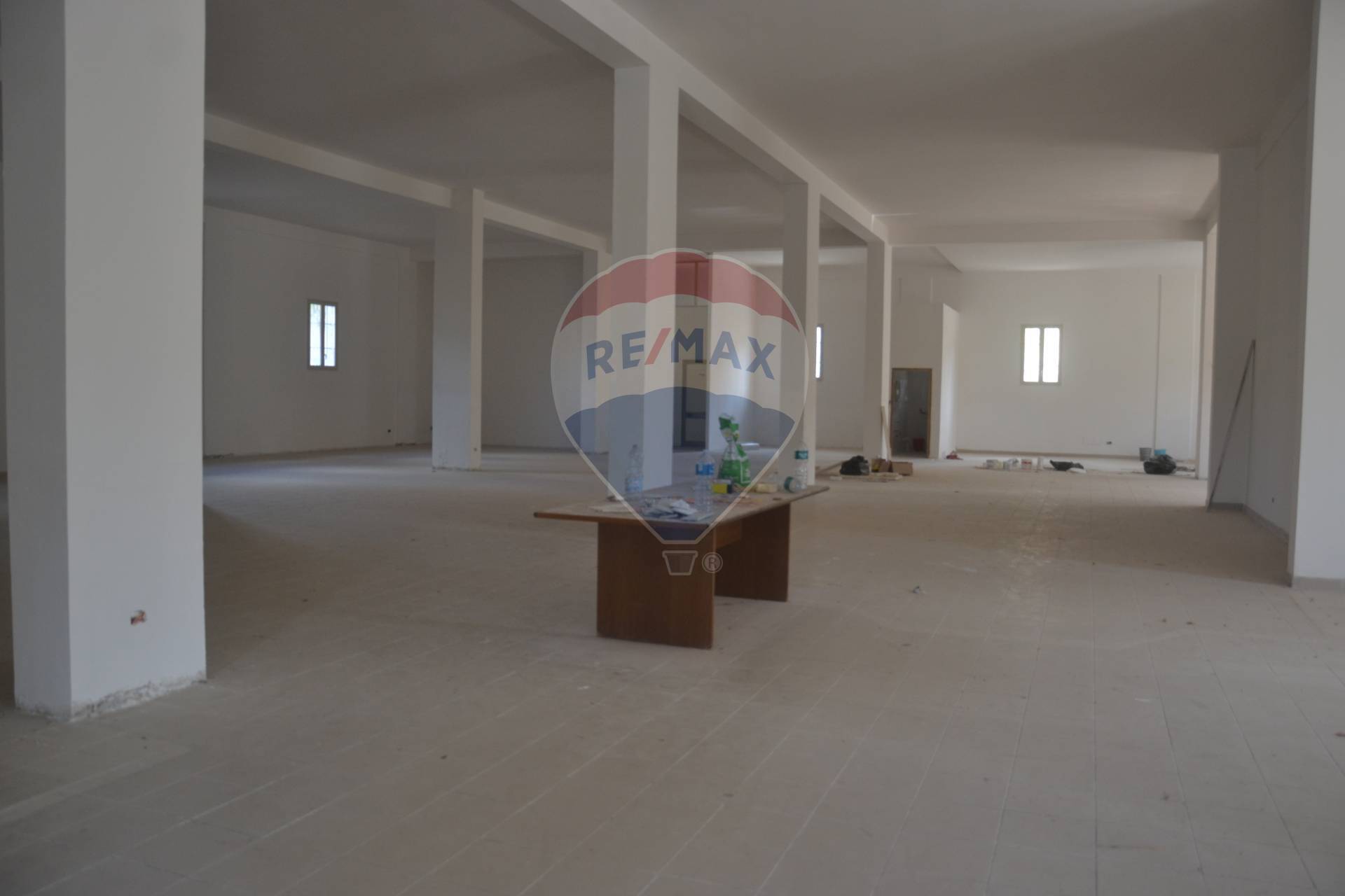 Stabile intero - Palazzo CARINI vendita    RE/MAX Hunters