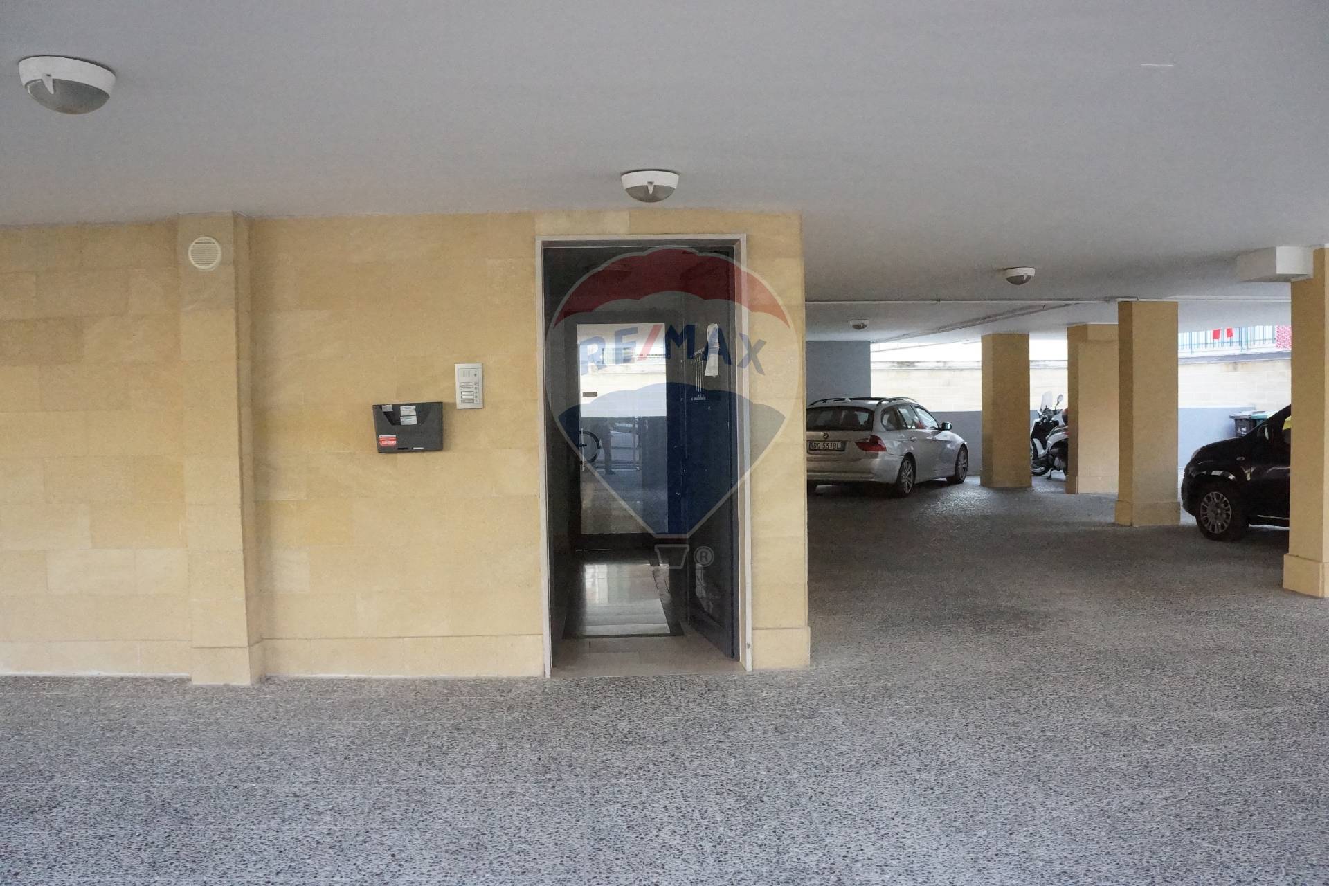 Appartamento BARI vendita  Zona Faro  RE/MAX Acquachiara