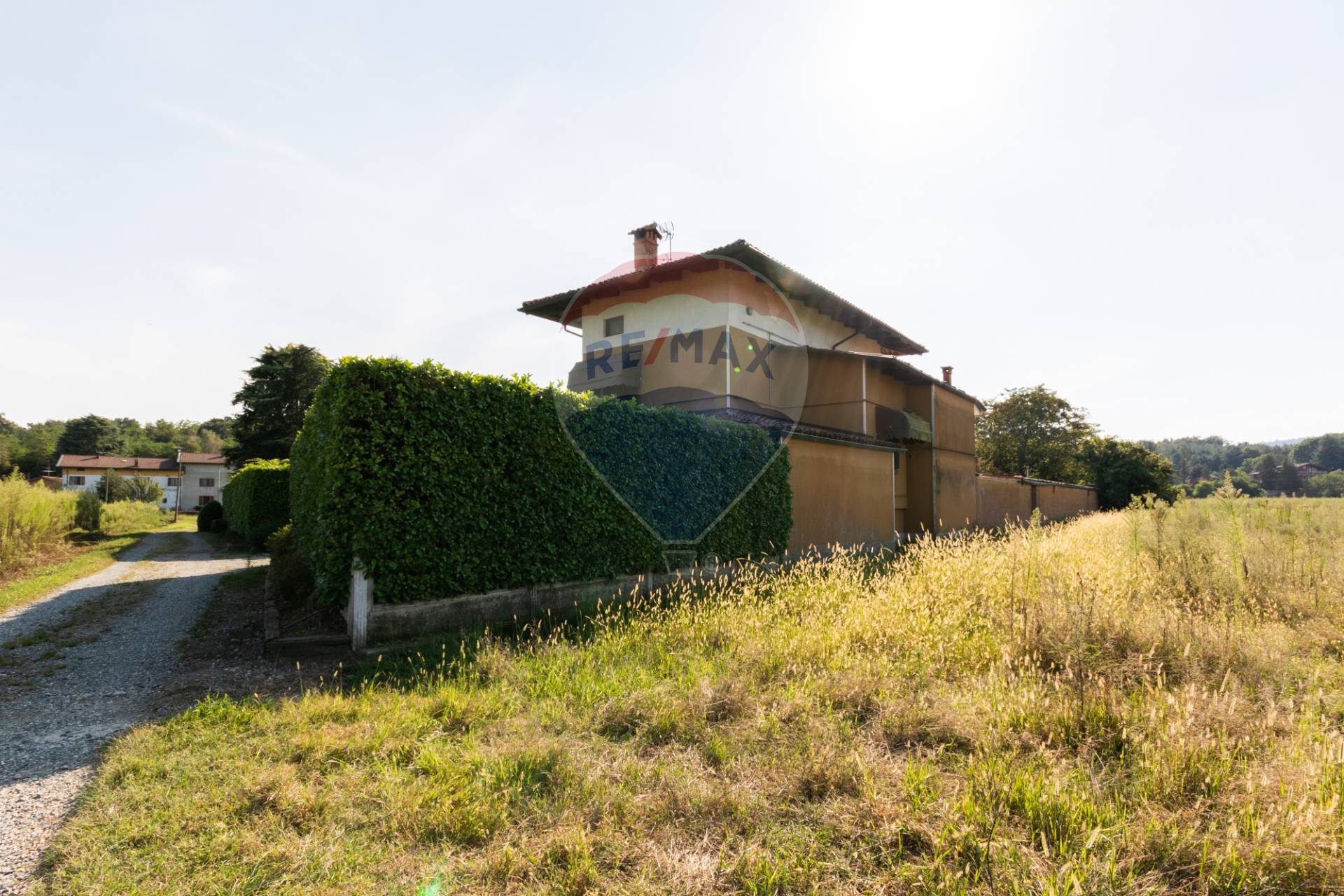 Villa SALUSSOLA vendita    RE/MAX Unit