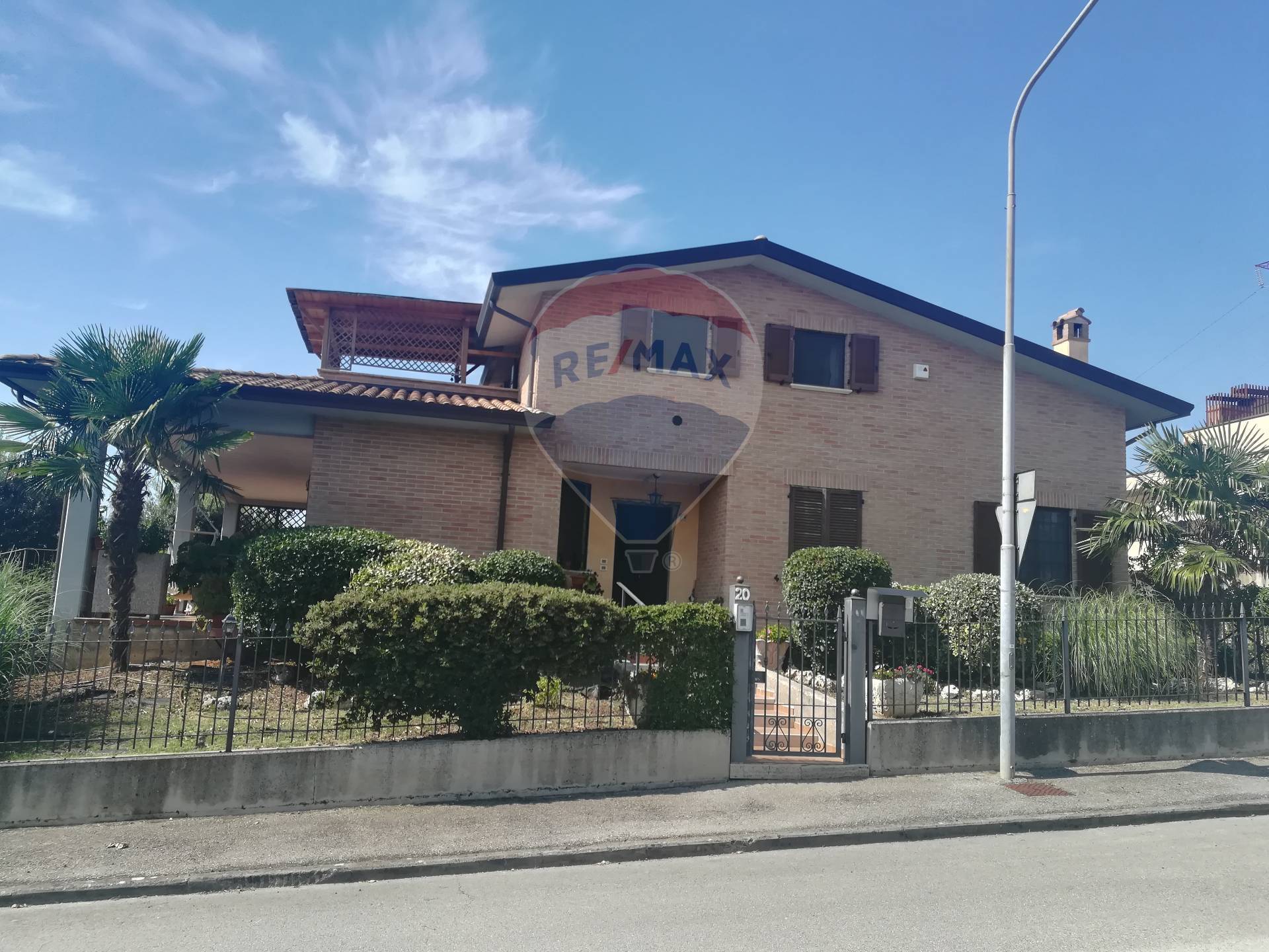  perugia vendita quart: fontignano re-max-famosa