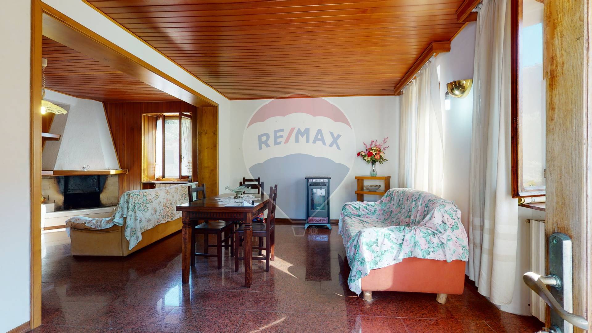 Villa Bifamiliare GALLICANO vendita    RE/MAX Quality House