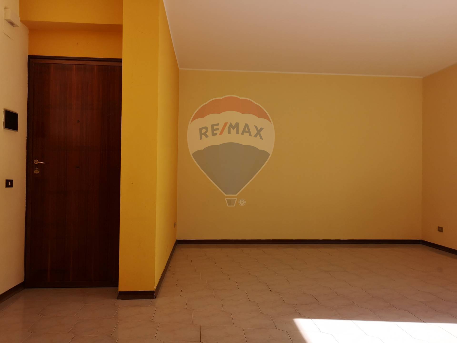  mascalucia vendita quart:  re-max-estates