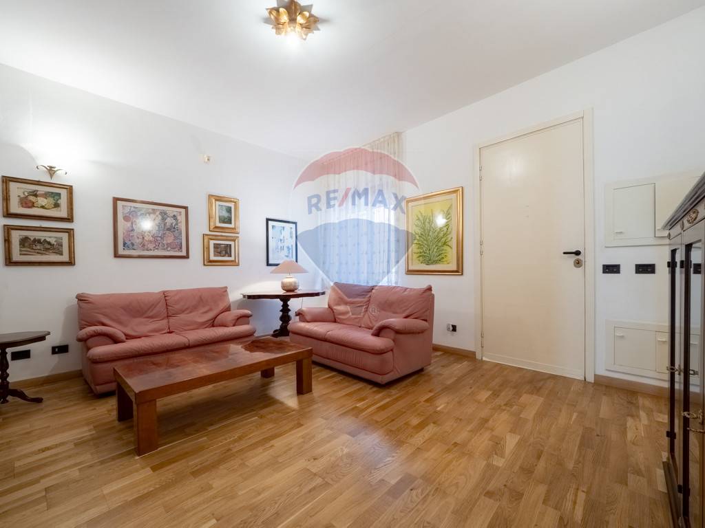 Villa Unifamiliare - Indipendente CAGLIARI vendita  Is Mirrionis  RE/MAX Incontro