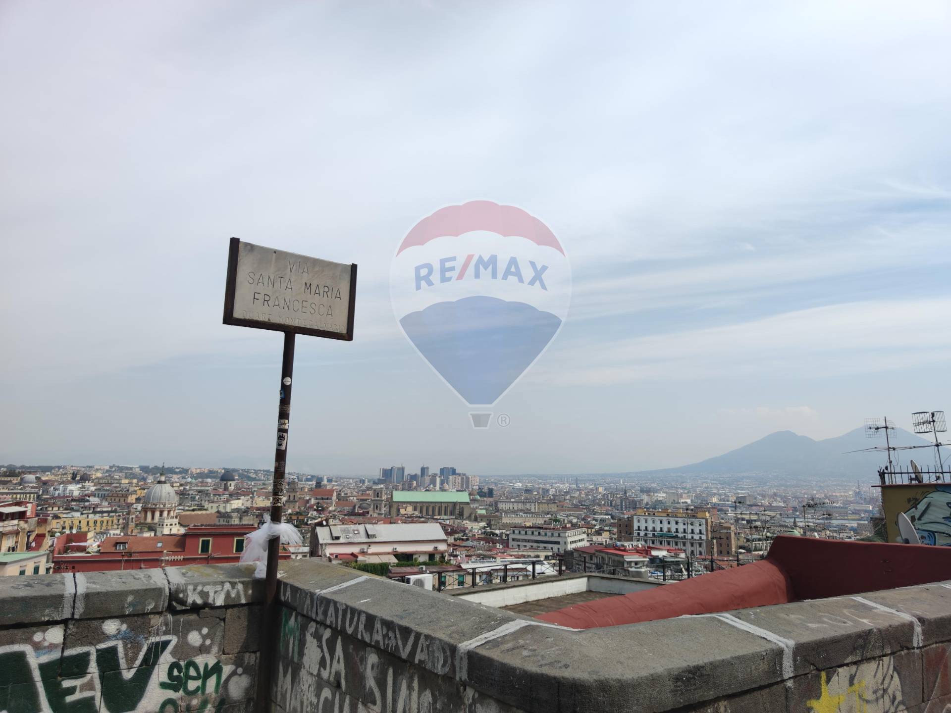  napoli vendita quart: montecalvario re-max-advisor