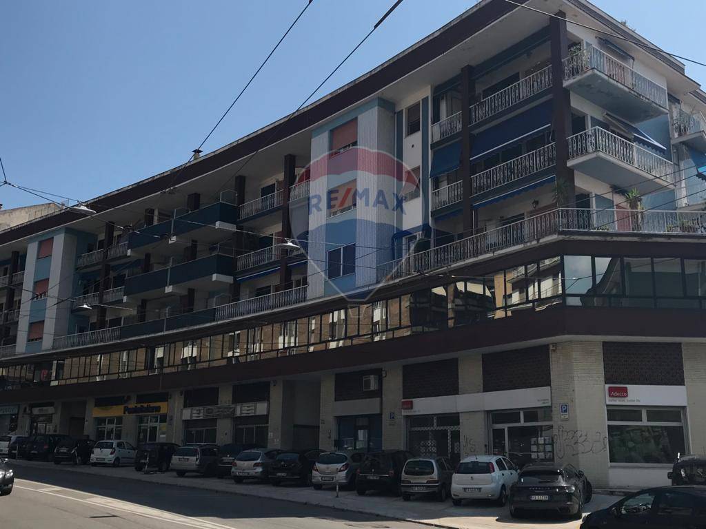 Ufficio - Loc.Com. ANCONA affitto  Semicentro  RE/MAX Centro Casa