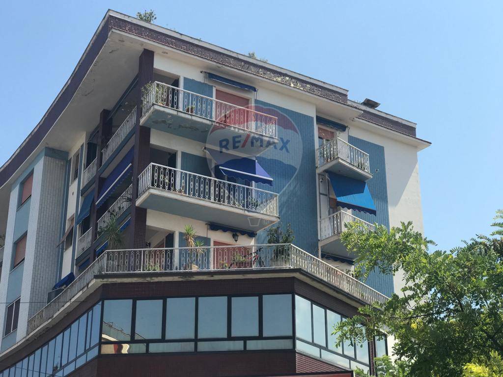  ancona affitto quart: semicentro re-max-centro-casa