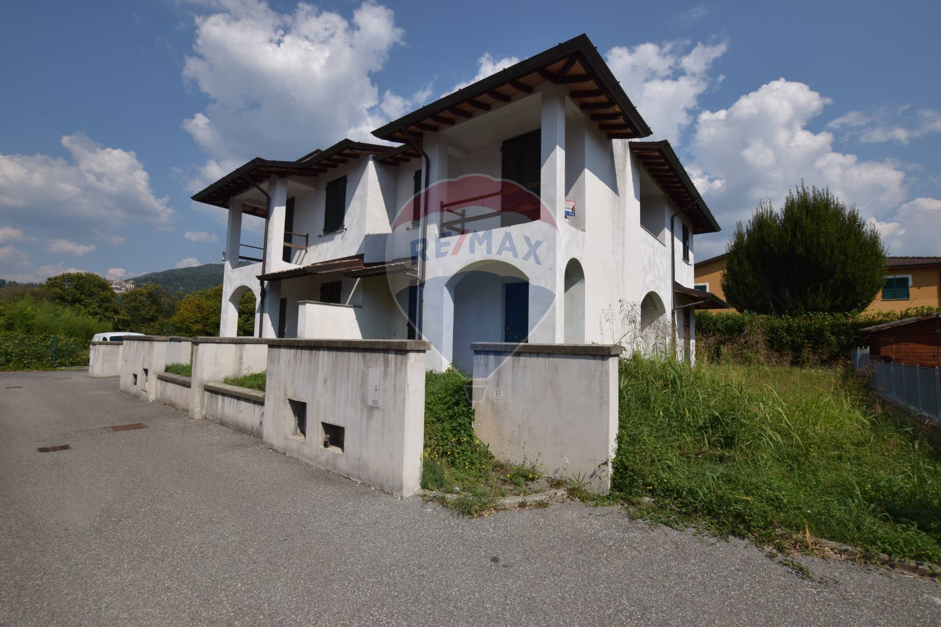 Villa BARGA vendita    RE/MAX Domus Consulting