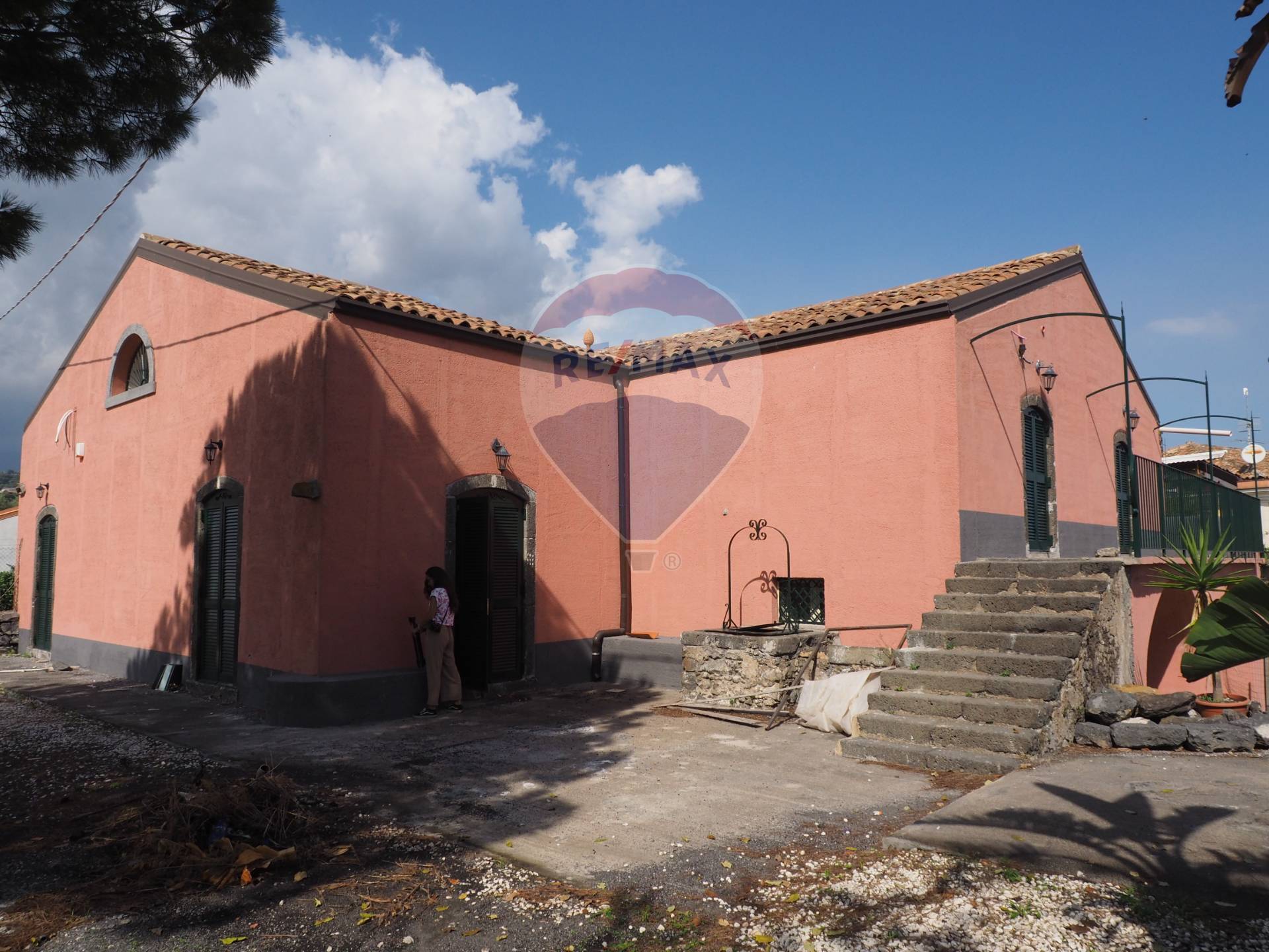  acireale affitto quart: santa tecla di acireale re-max-white-house