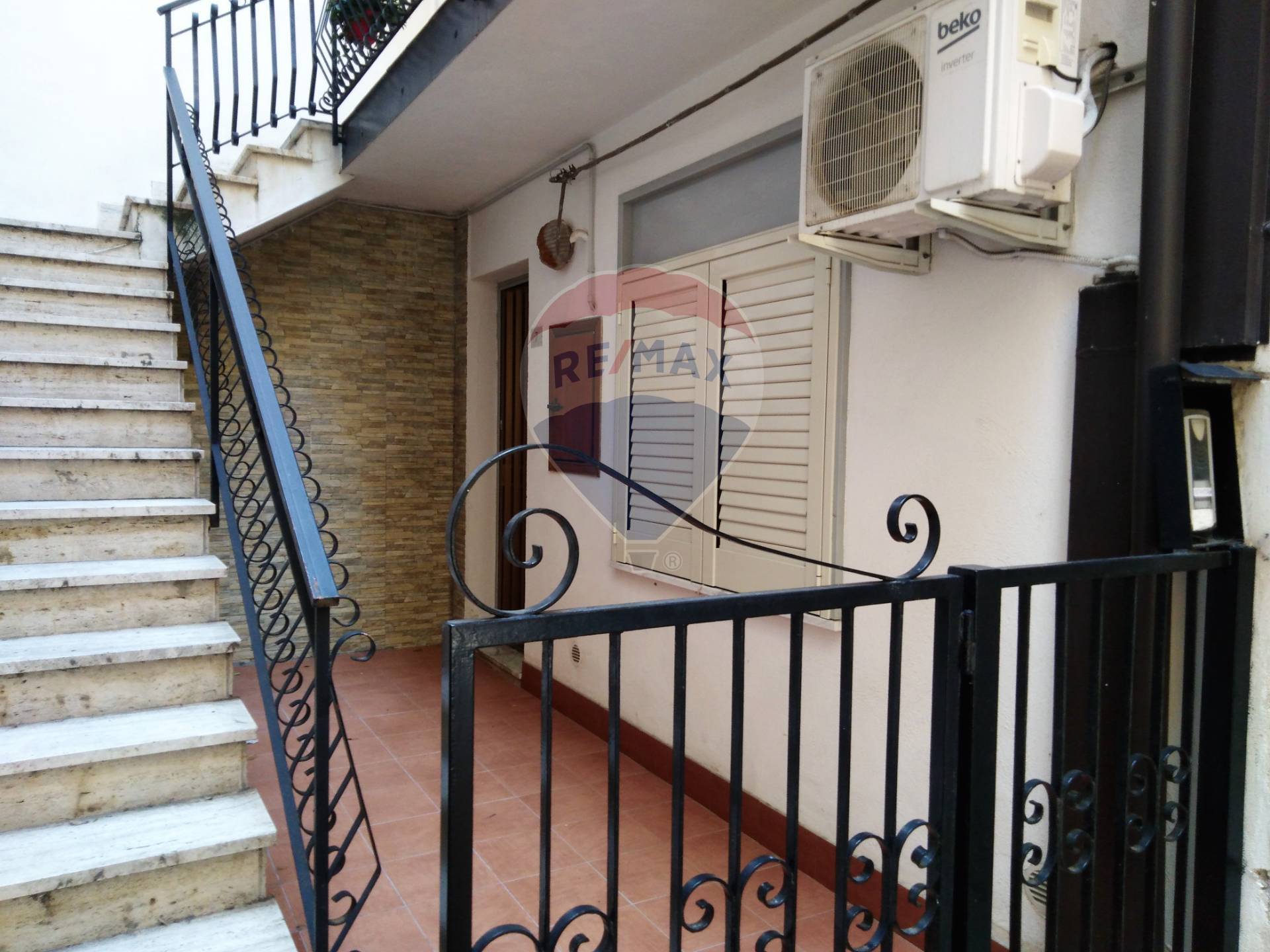  giardini-naxos vendita quart:  re/max crea casa