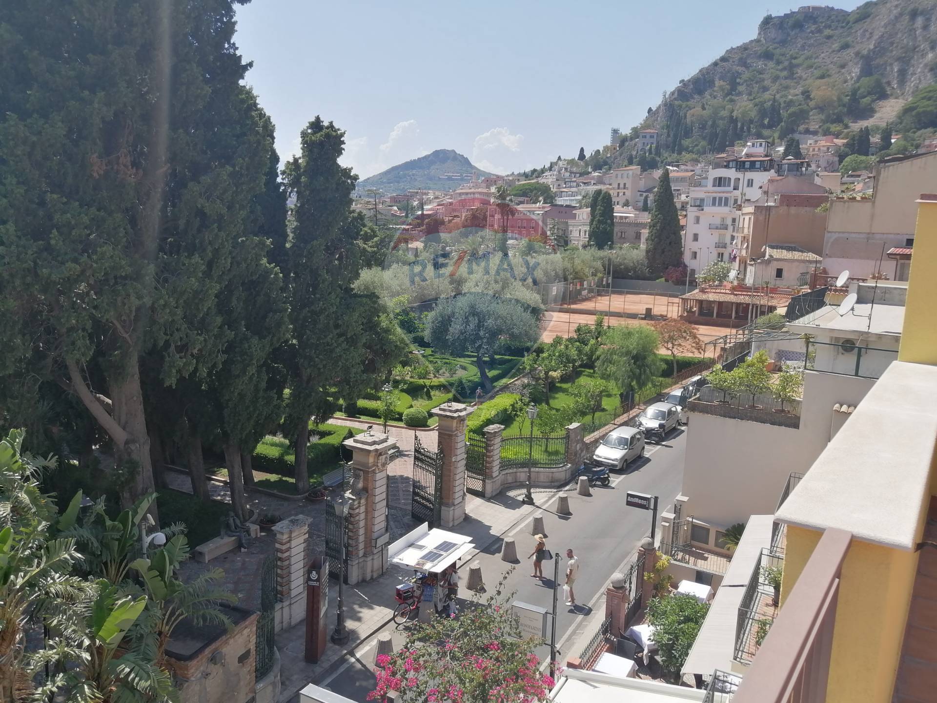  taormina vendita quart: centro re-max-white-house