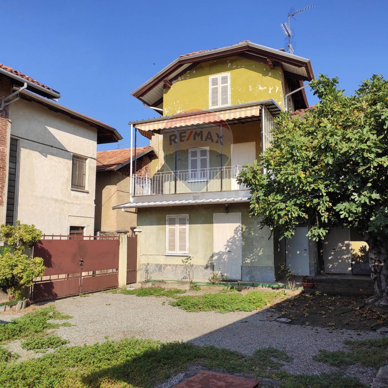  gaglianico vendita quart:  re/max unit