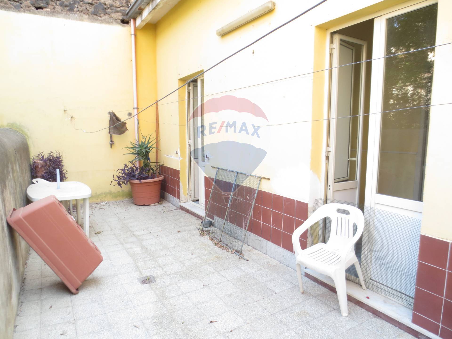  catania vendita quart: viale m. rapisardi - lavaggi re/max casaffare