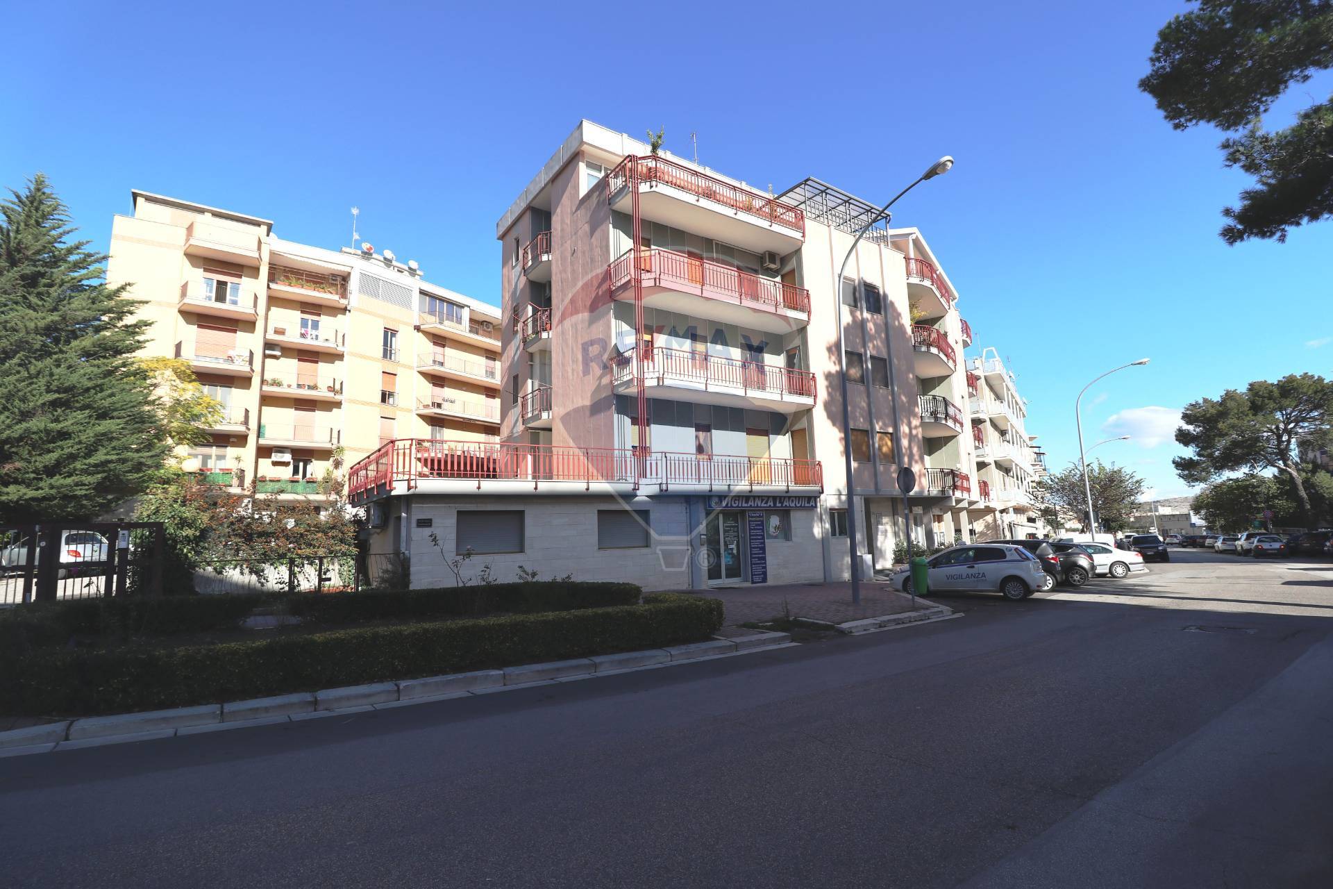  matera vendita quart: centro direzionale re/max sprint