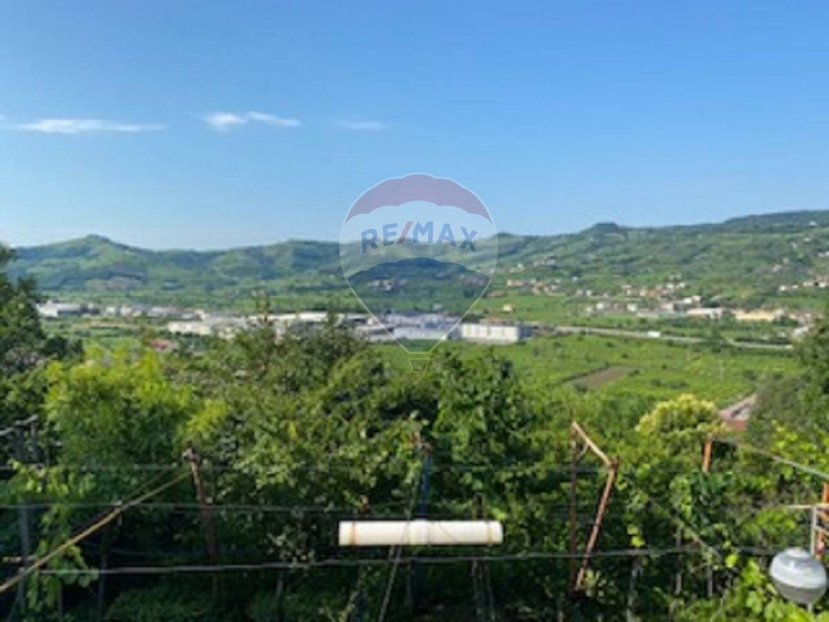  montecchia di crosara vendita quart:  re/max top elegance