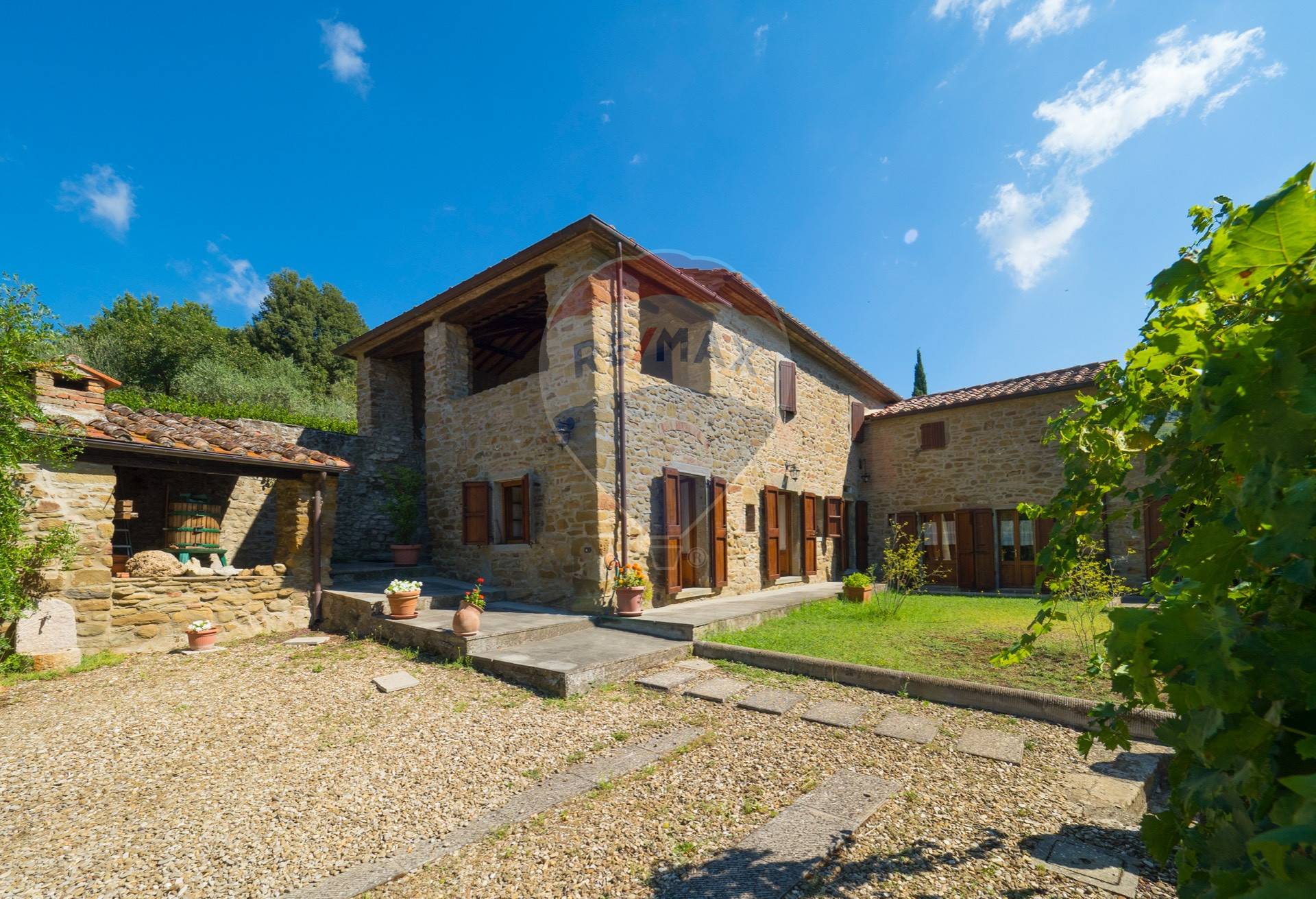 Rustico - Cascina CORTONA vendita    RE/MAX Famosa