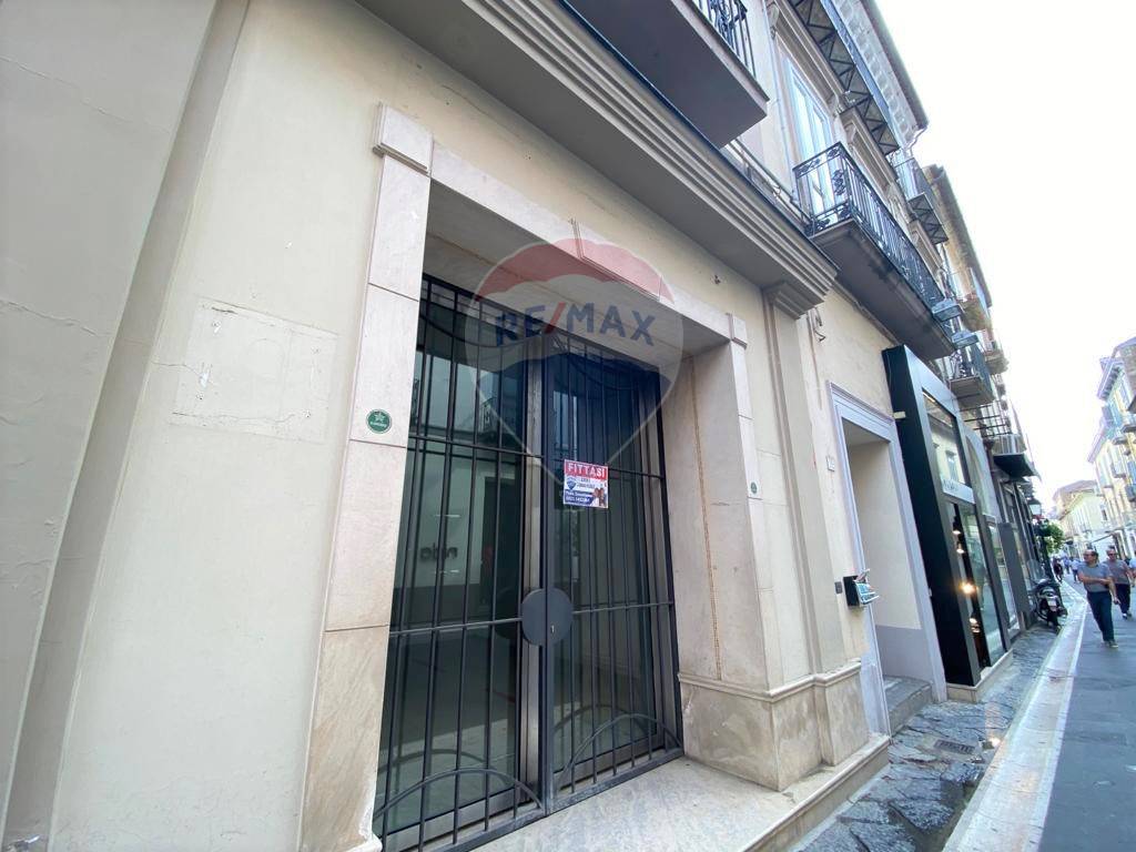 Negozio - Loc.Com. CASERTA affitto  Centro  RE/MAX Divina