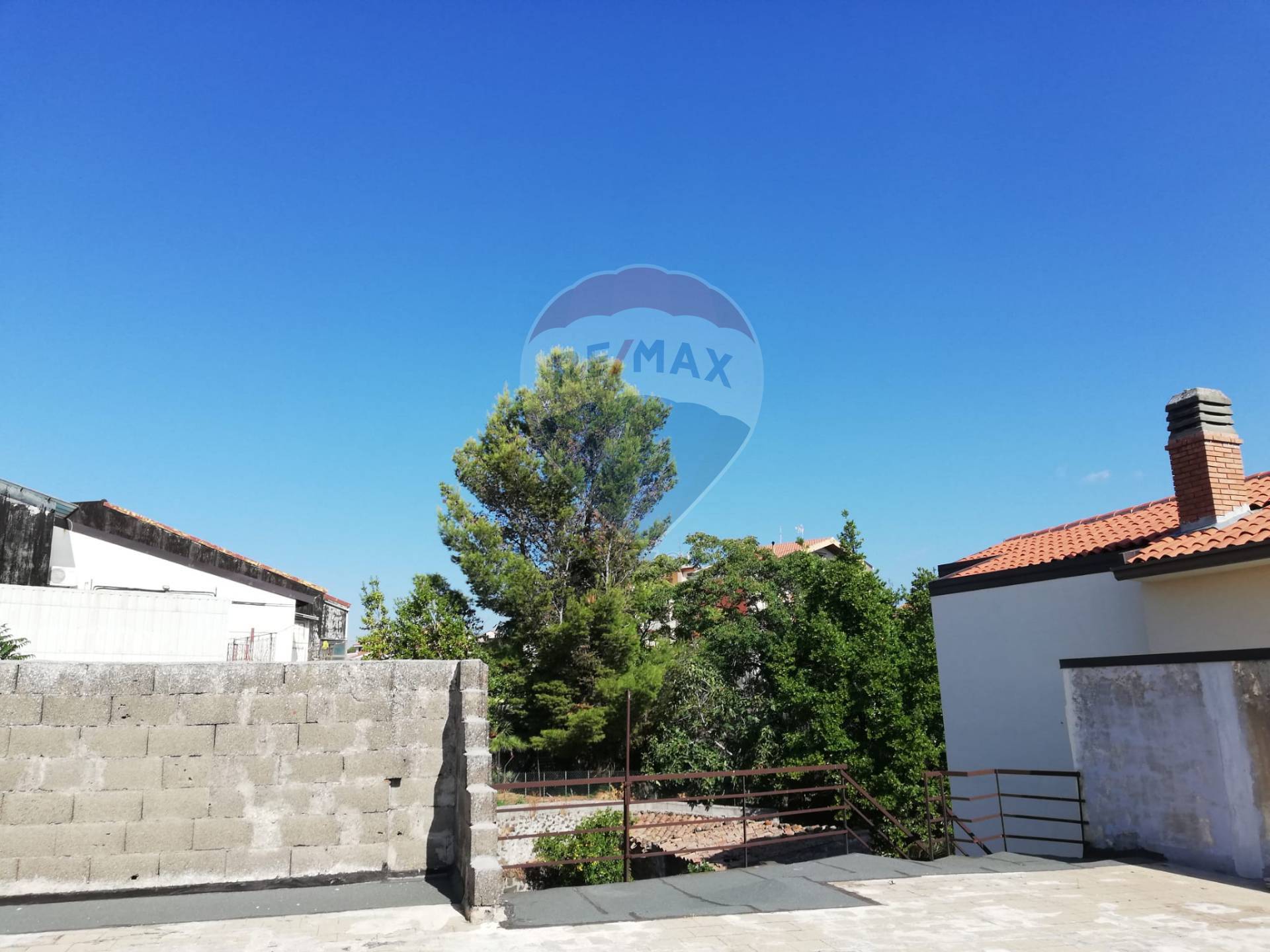 Villa Unifamiliare - Indipendente BELPASSO vendita    RE/MAX Fly