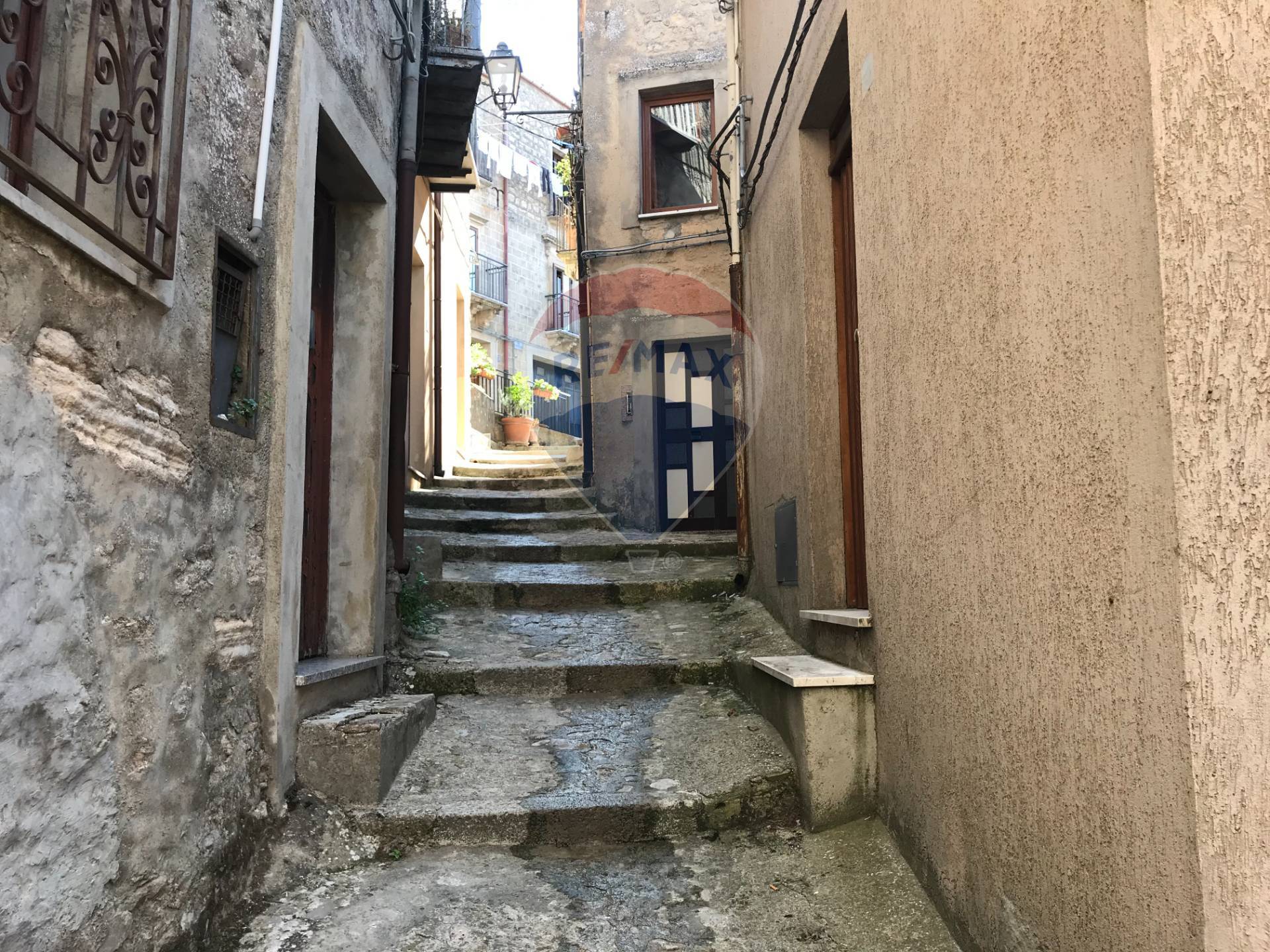 Villa Unifamiliare - Indipendente GANGI vendita    RE/MAX Hunters