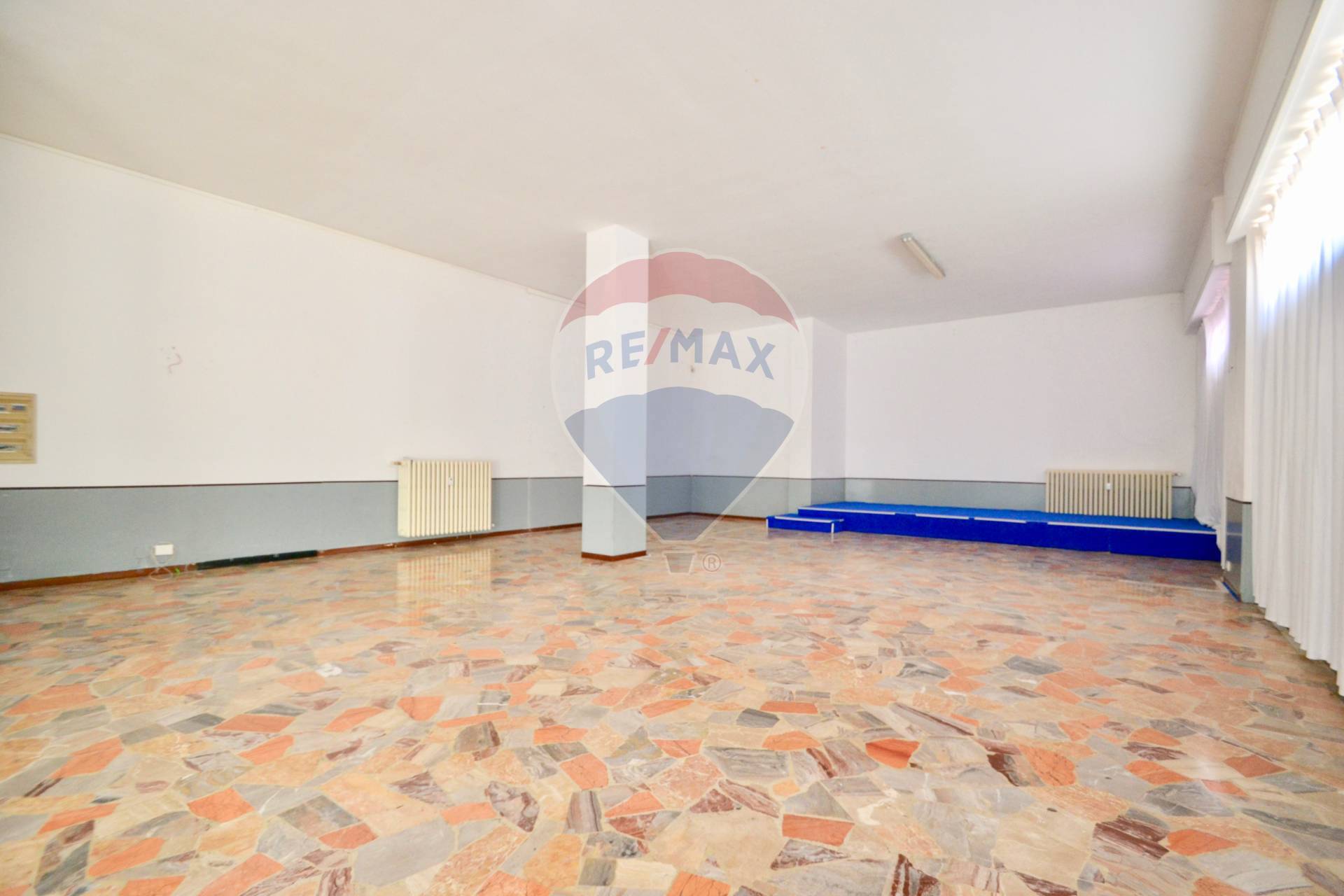 Negozio - Loc.Com. BERGAMO affitto    RE/MAX Expo