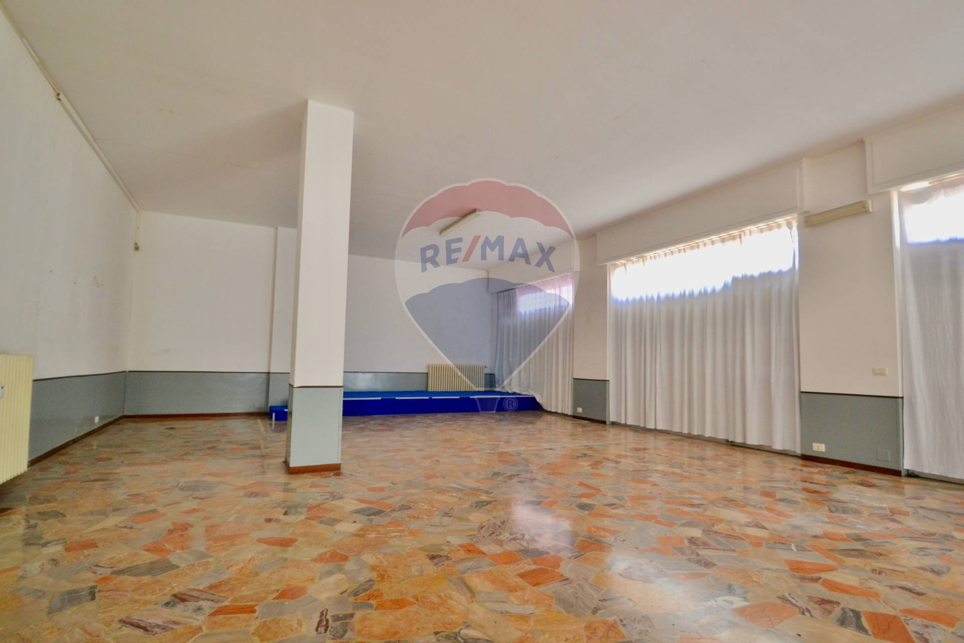 Negozio - Loc.Com. BERGAMO affitto    RE/MAX Expo