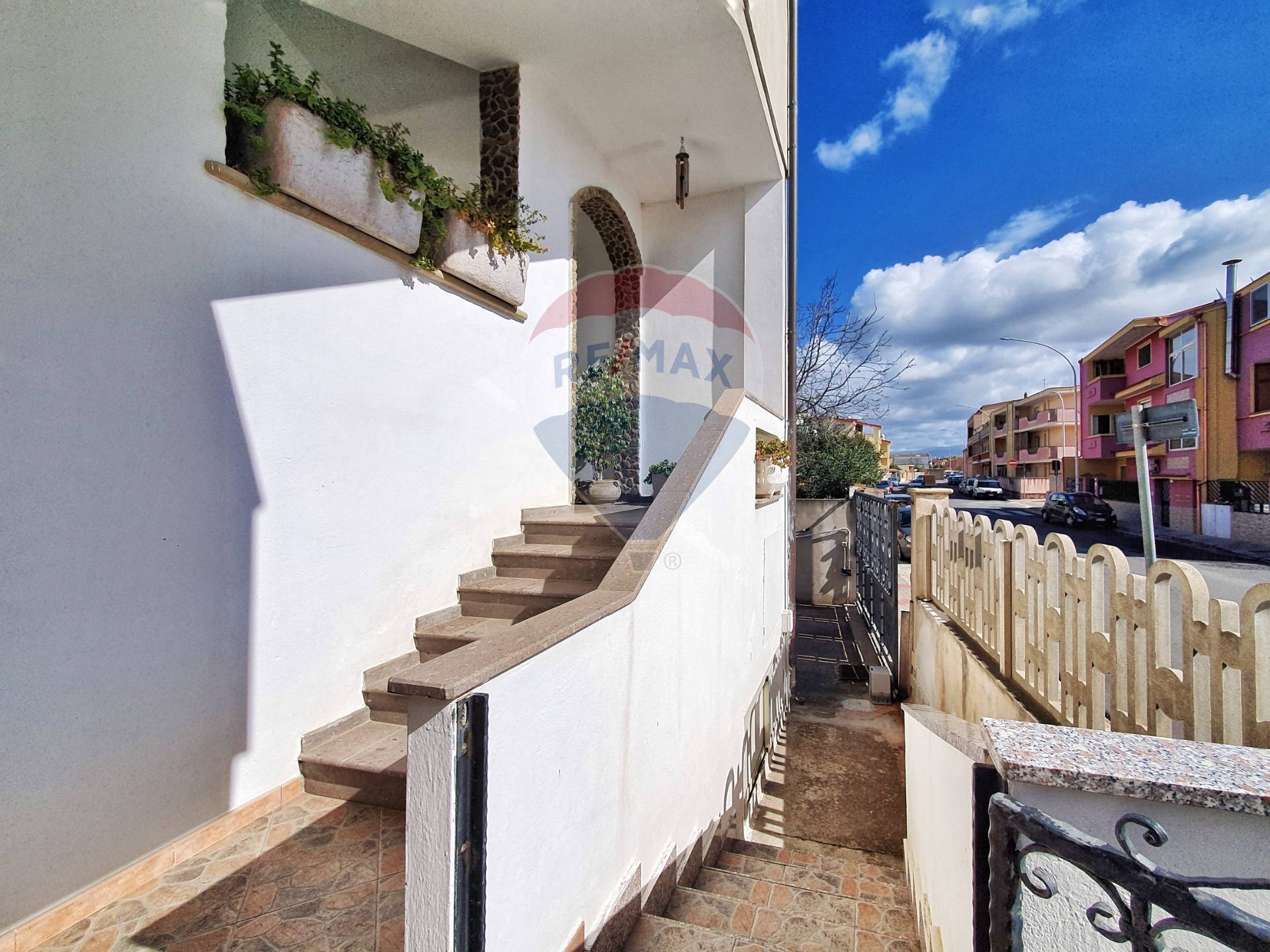 Villa Bifamiliare SESTU vendita    RE/MAX Incontro