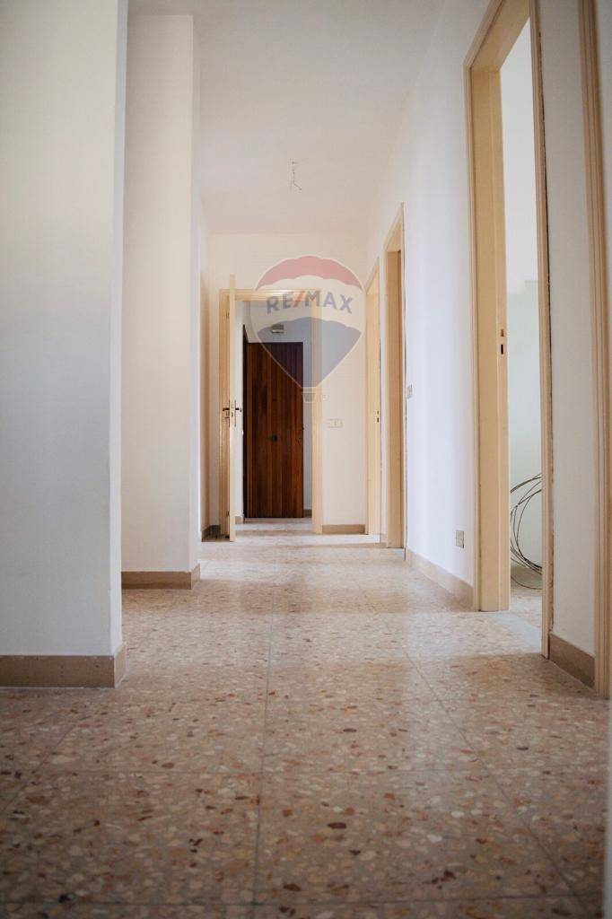  acireale vendita quart: guardia re-max-white-house