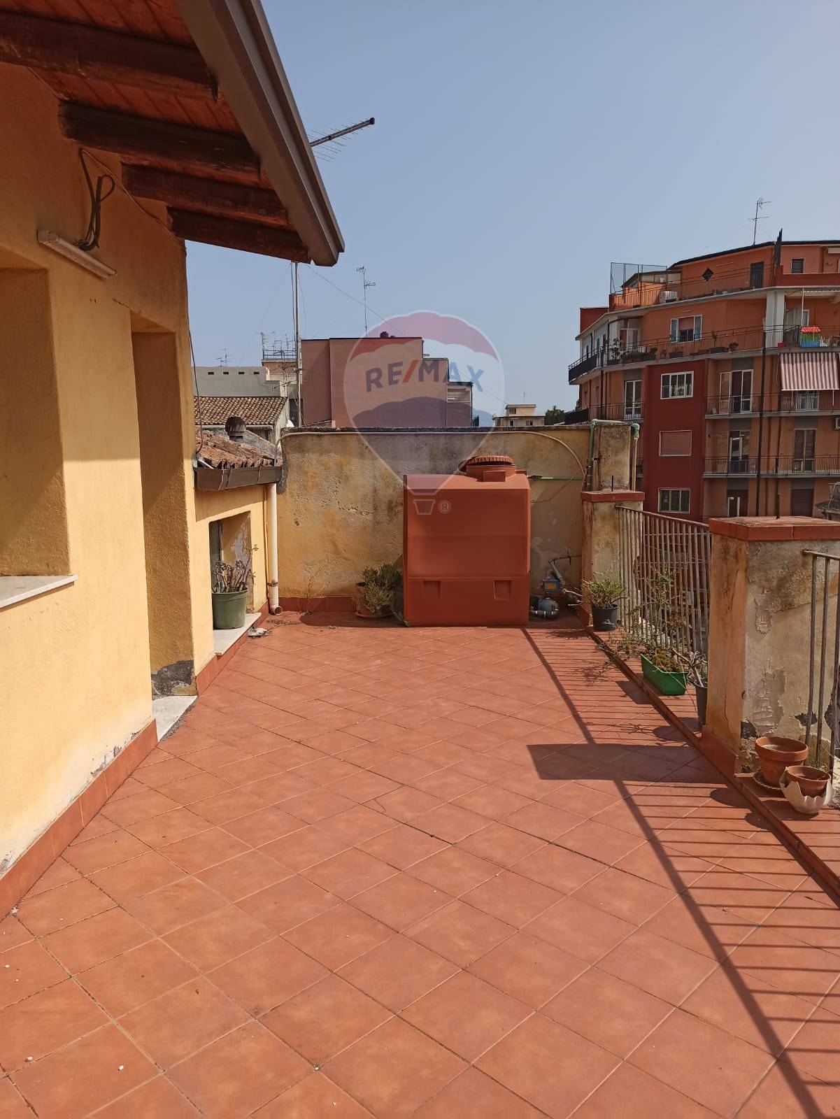  catania vendita quart: viale m. rapisardi - lavaggi re-max-white-house