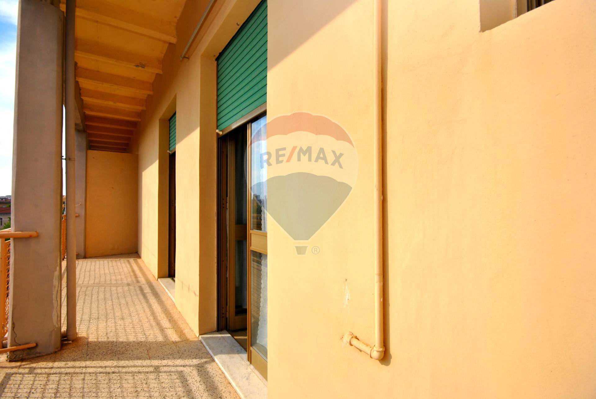  piombino vendita quart:  re-max-mindset