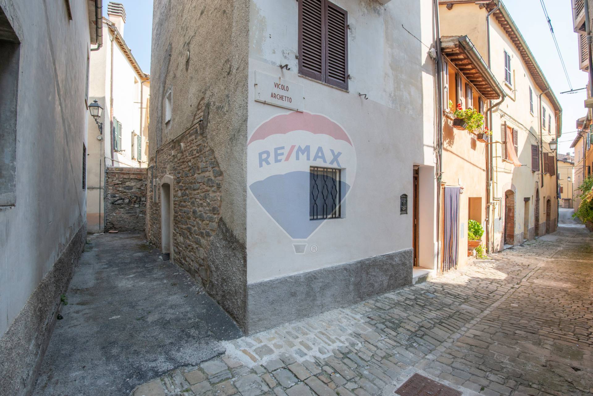  matelica vendita quart:  re/max master class