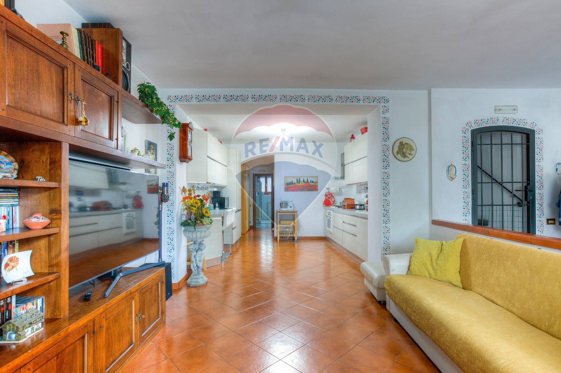 Villa Bifamiliare CAMPI BISENZIO vendita  Santa Maria  RE/MAX Professional