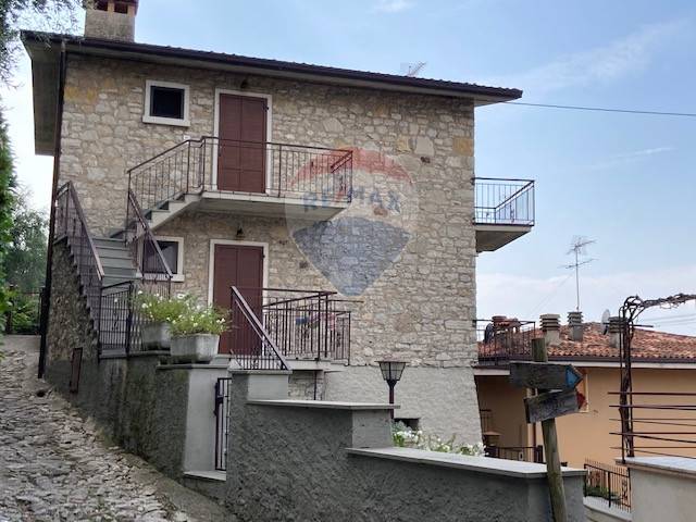 Rustico - Cascina BRENZONE vendita    RE/MAX Lago