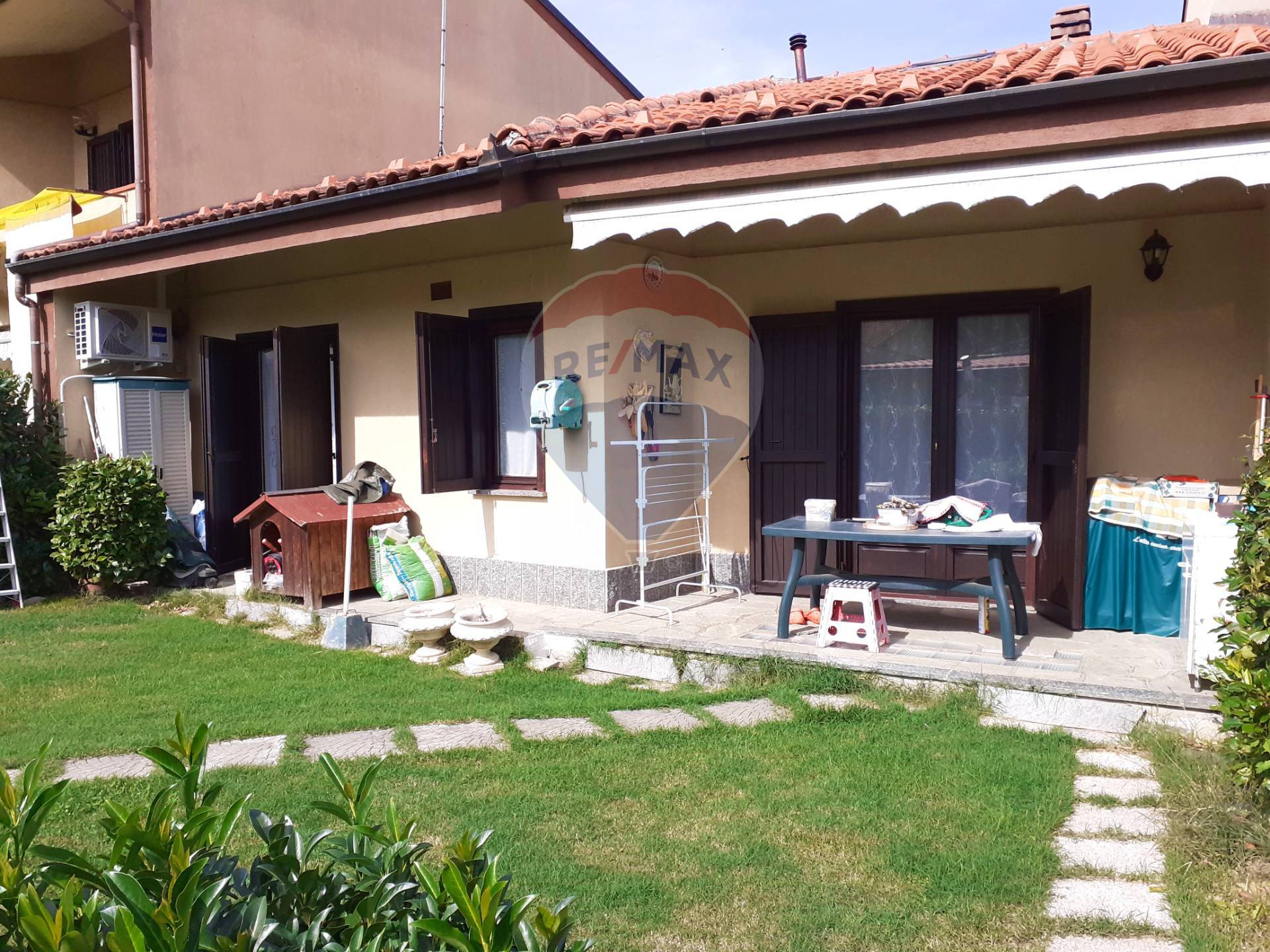 Villa FRONT vendita    RE/MAX Sfera