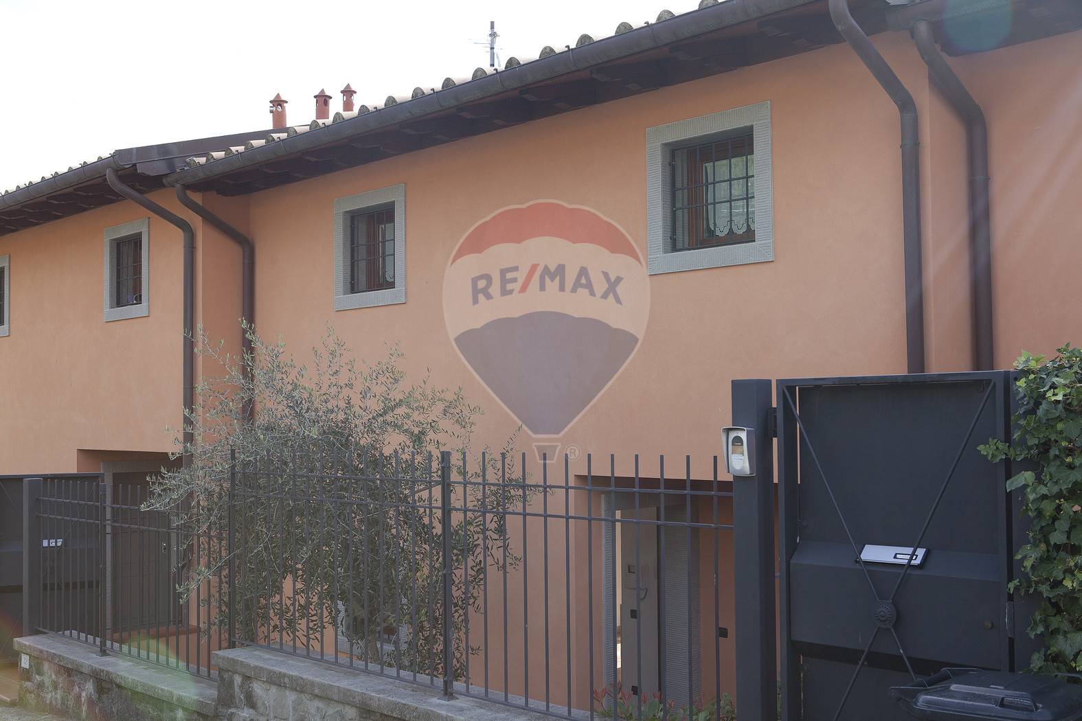  poggio a caiano vendita quart:  re/max ideale