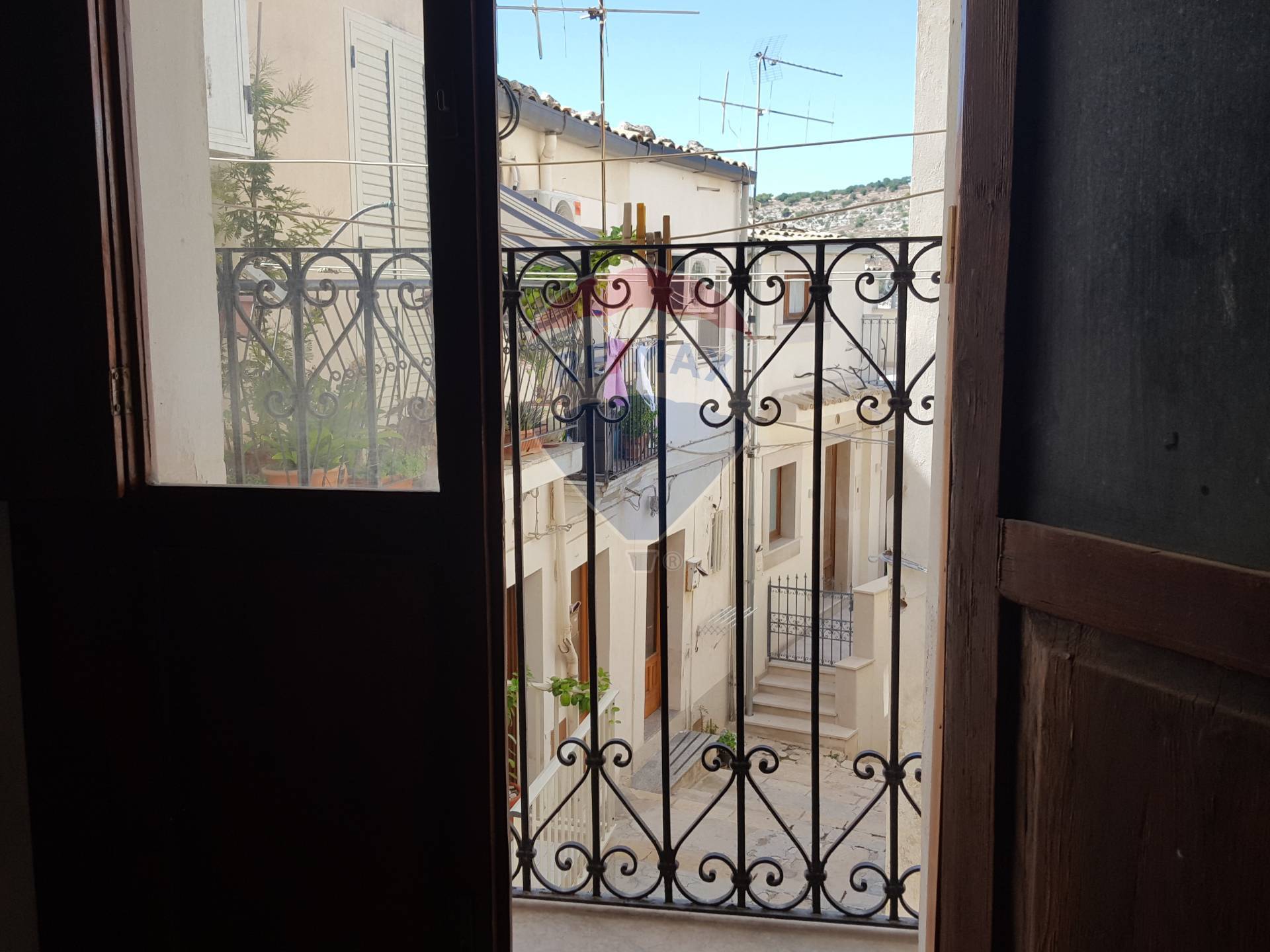 Villa Unifamiliare - Indipendente SCICLI vendita  Centro Storico  RE/MAX Prima Classe