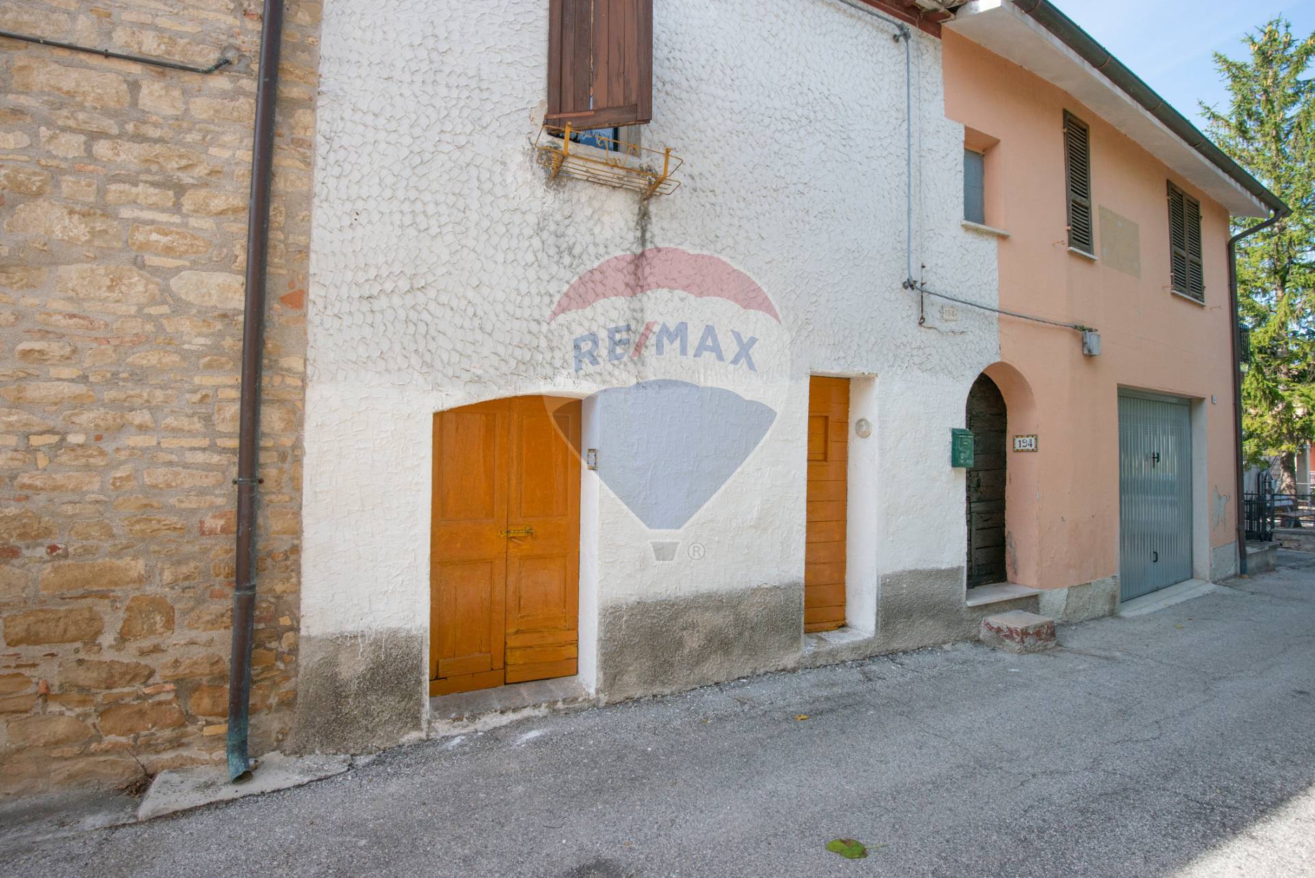  cingoli vendita quart:  re-max-master-class