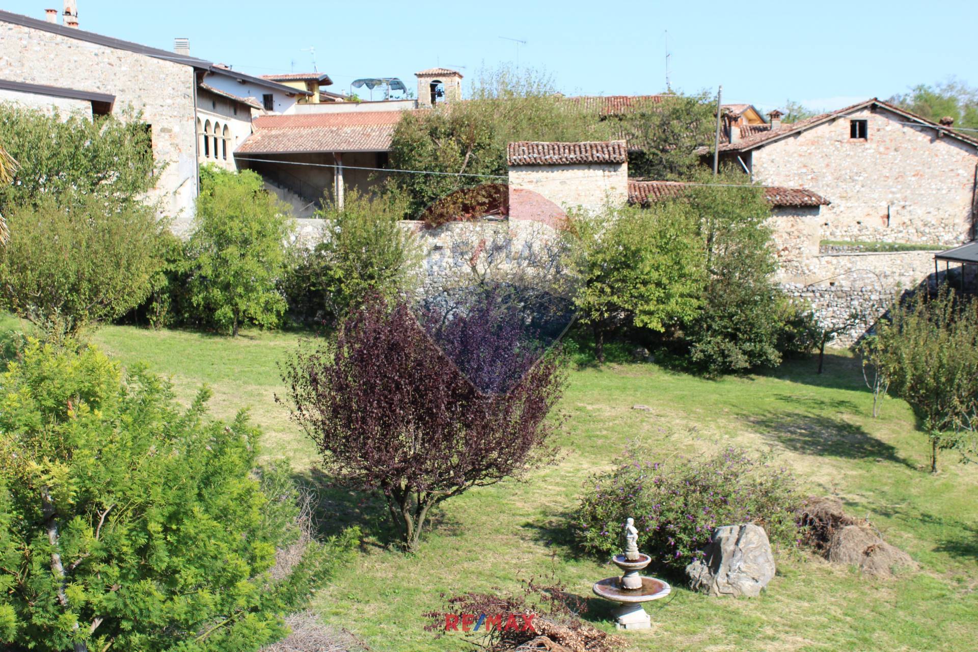 Villa Unifamiliare - Indipendente PUEGNAGO SUL GARDA vendita  Castello  RE/MAX Edilfin