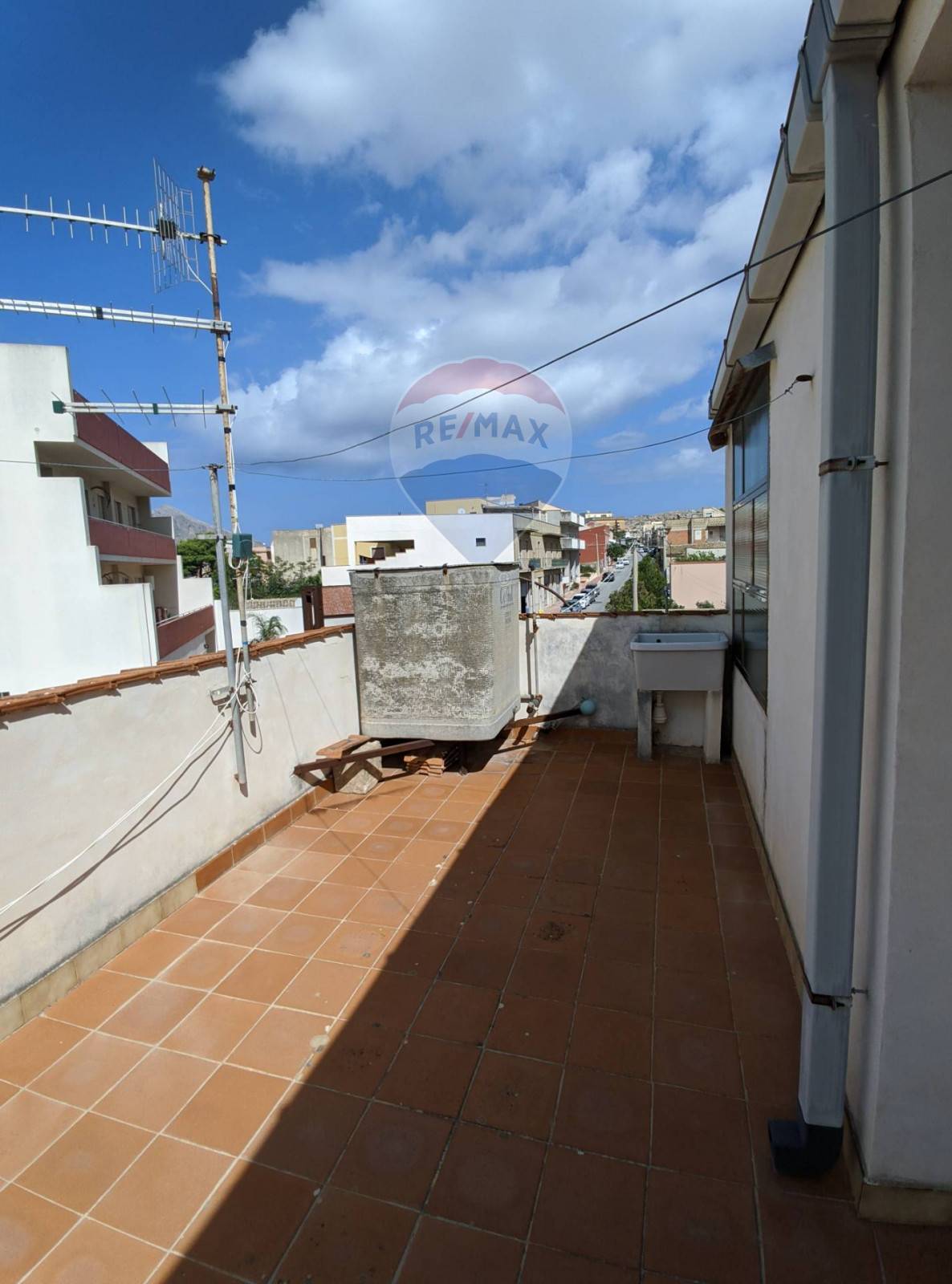 Villa Unifamiliare - Indipendente CUSTONACI vendita    RE/MAX Hunters