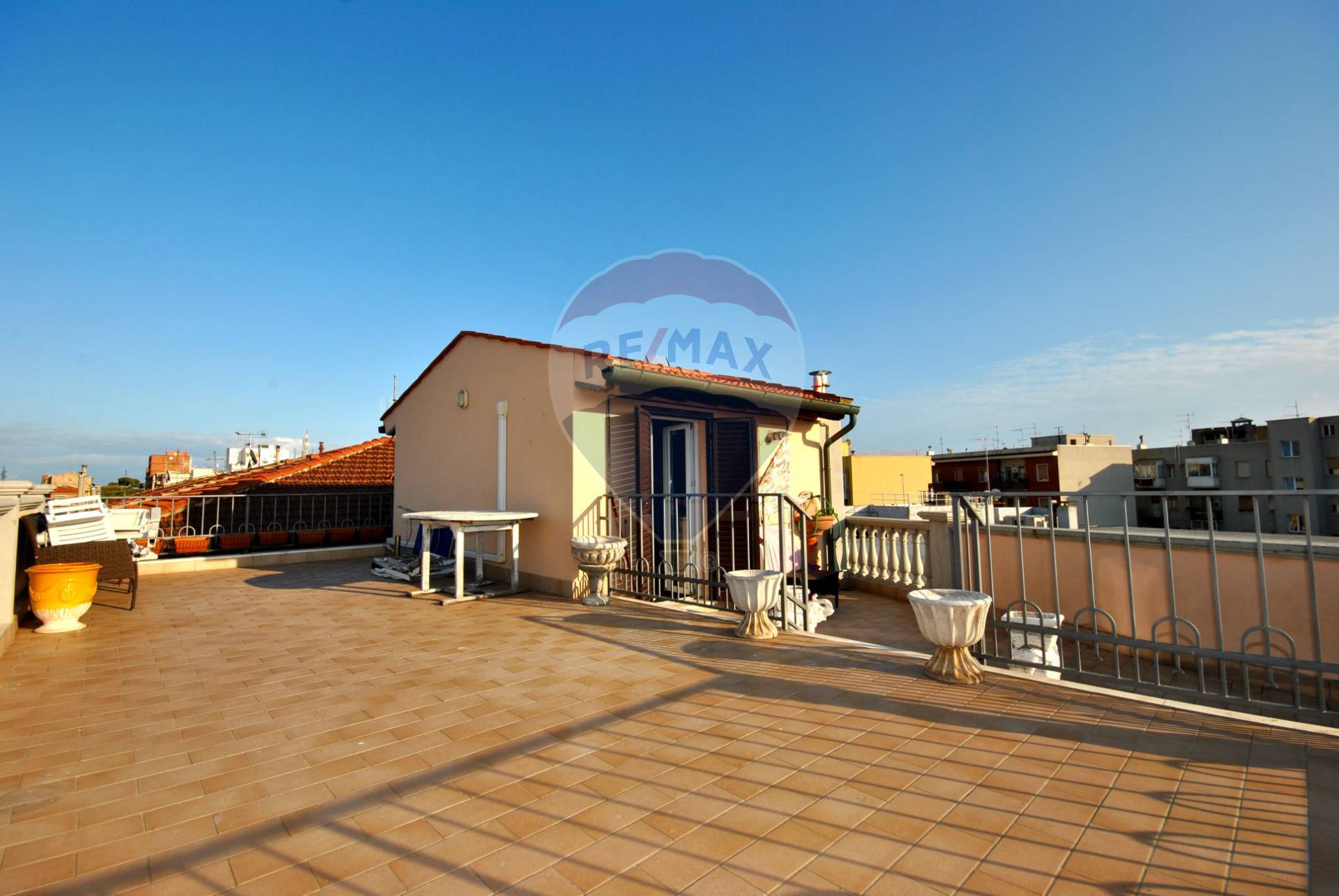  piombino vendita quart:  re-max-mindset