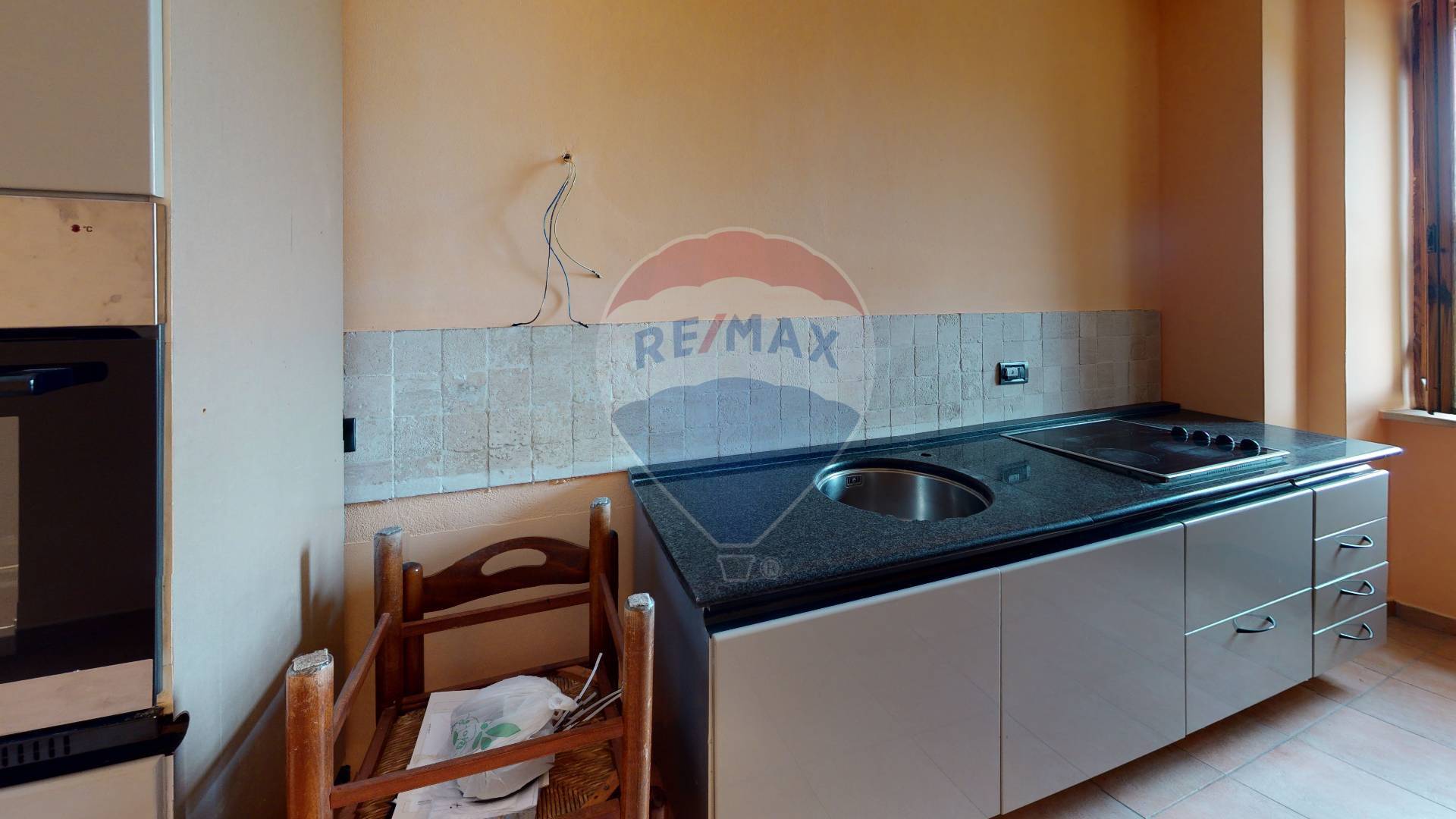 Appartamento MAGIONE vendita  Villa  RE/MAX Famosa