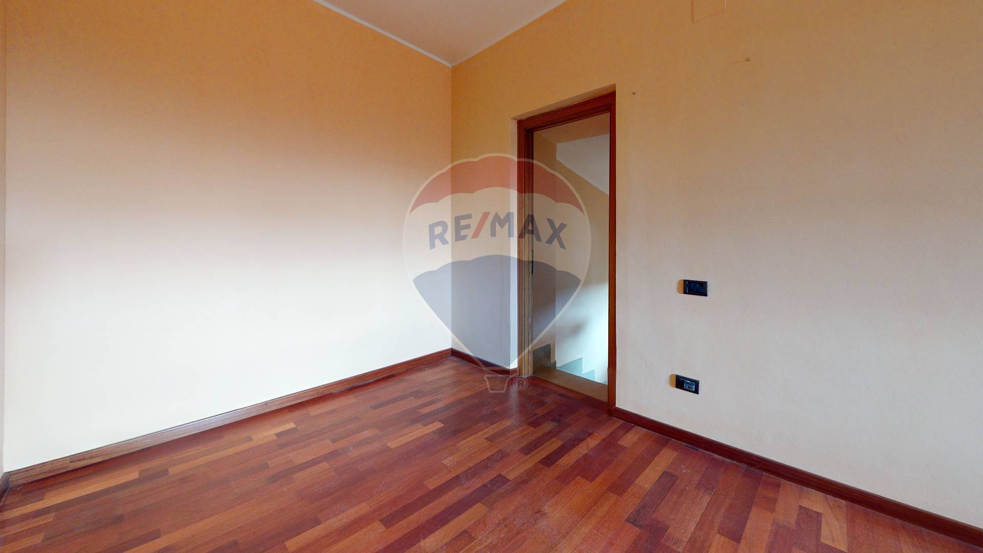 Appartamento MAGIONE vendita  Villa  RE/MAX Famosa