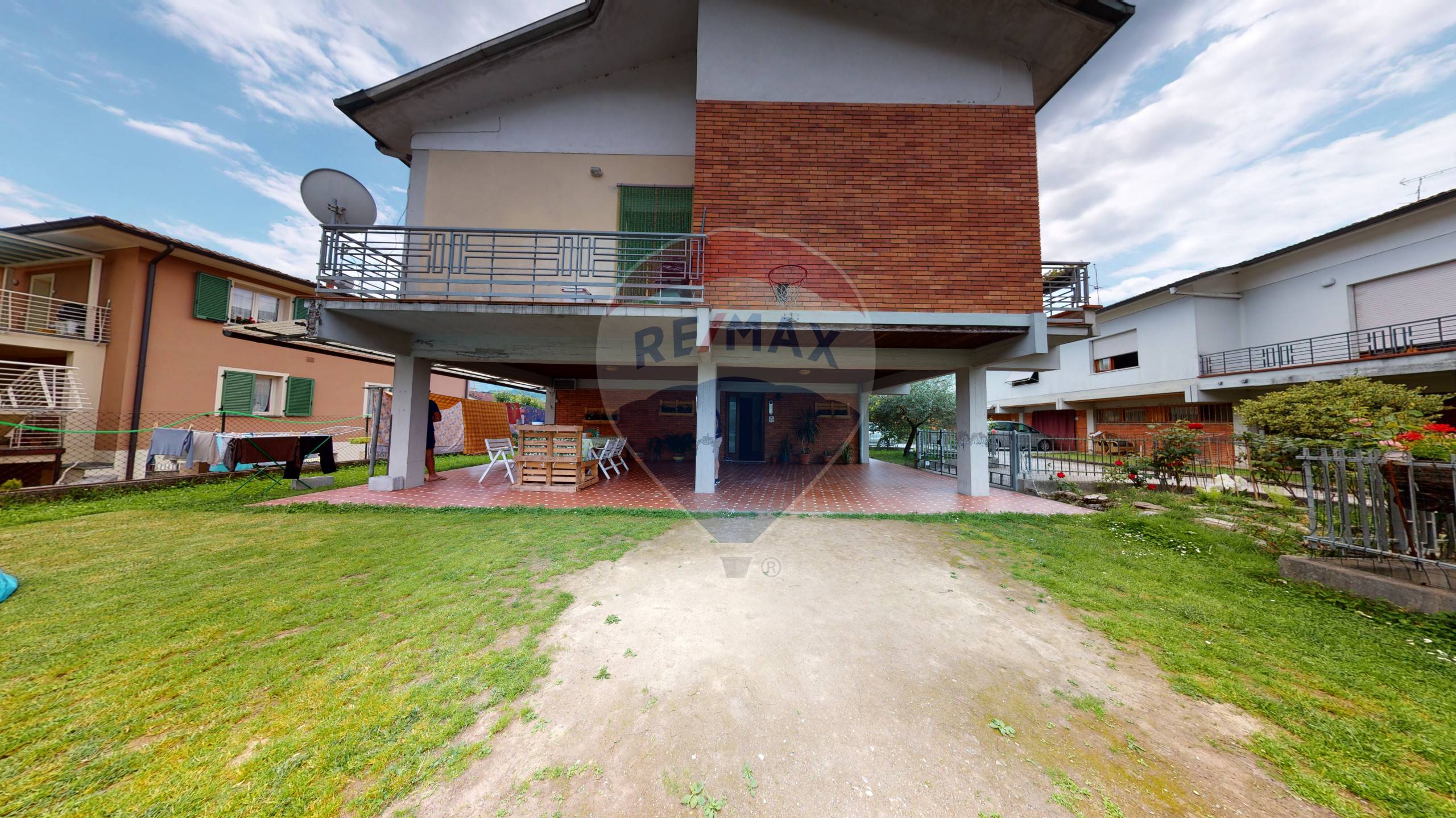  barga vendita quart: fornaci di barga re-max-quality-house