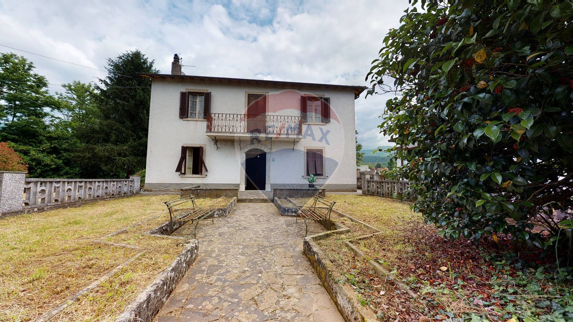  pieve fosciana vendita quart:  re/max quality house