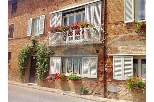  castiglione-del-lago vendita quart:  re-max-famosa