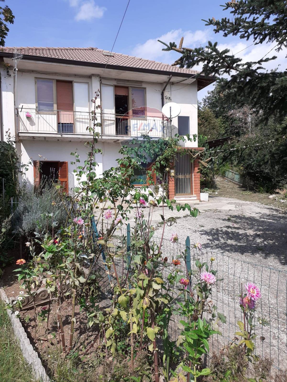 chiaravalle centrale vendita quart:  re/max unit